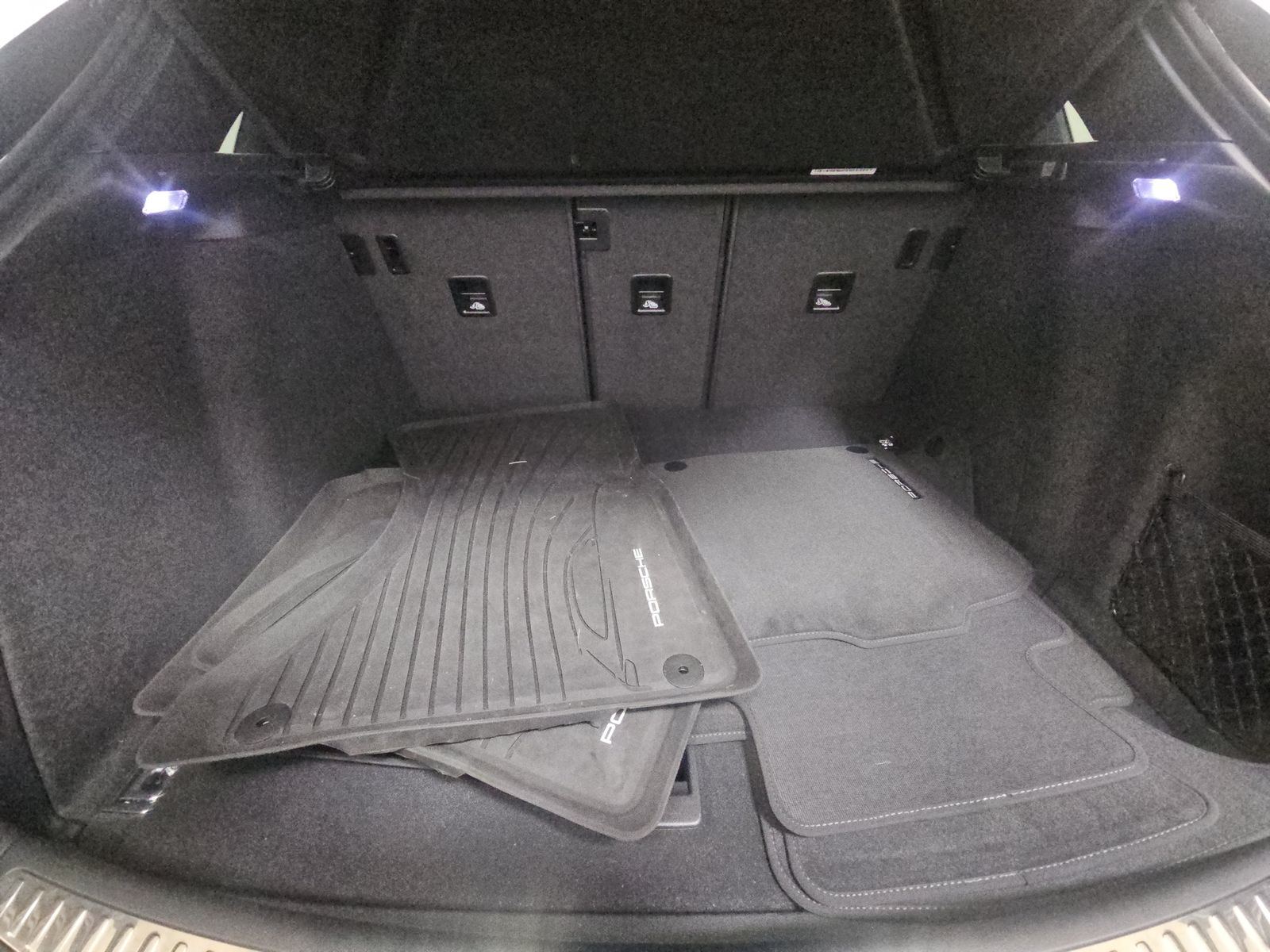 2023 Porsche Macan Base AWD