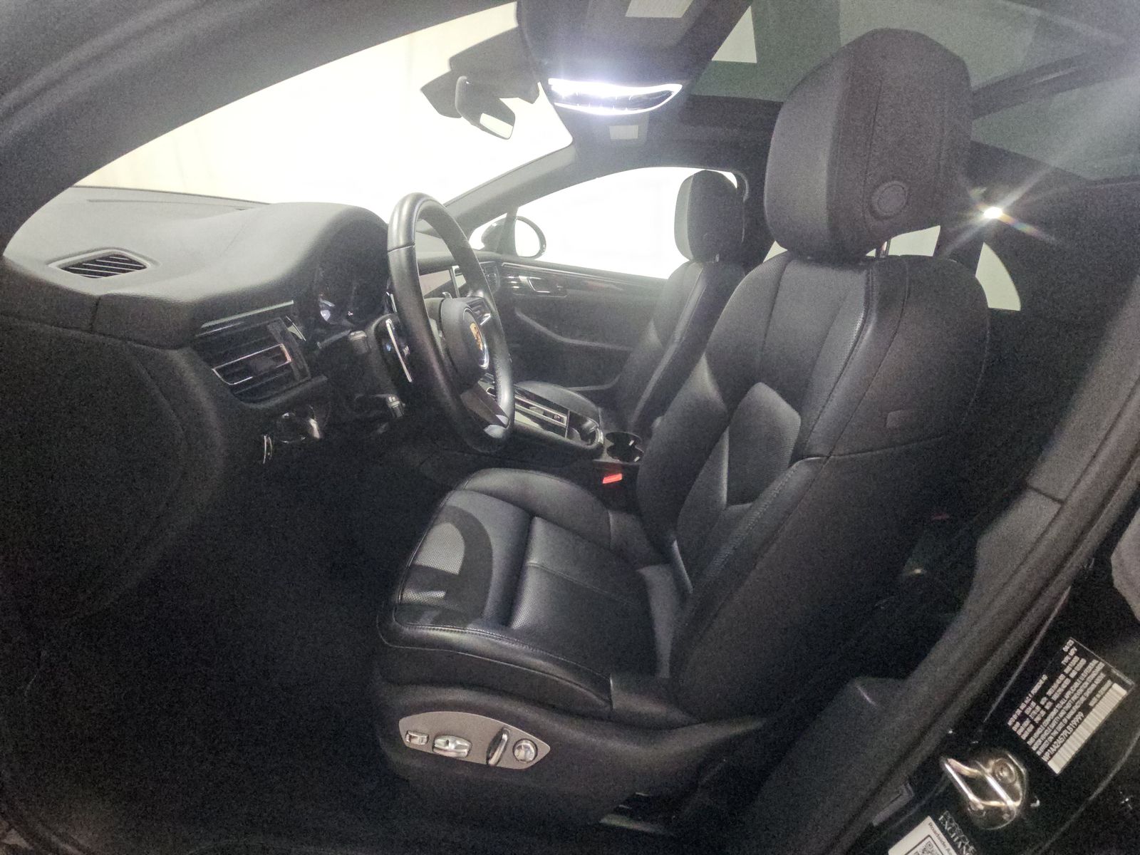 2023 Porsche Macan Base AWD