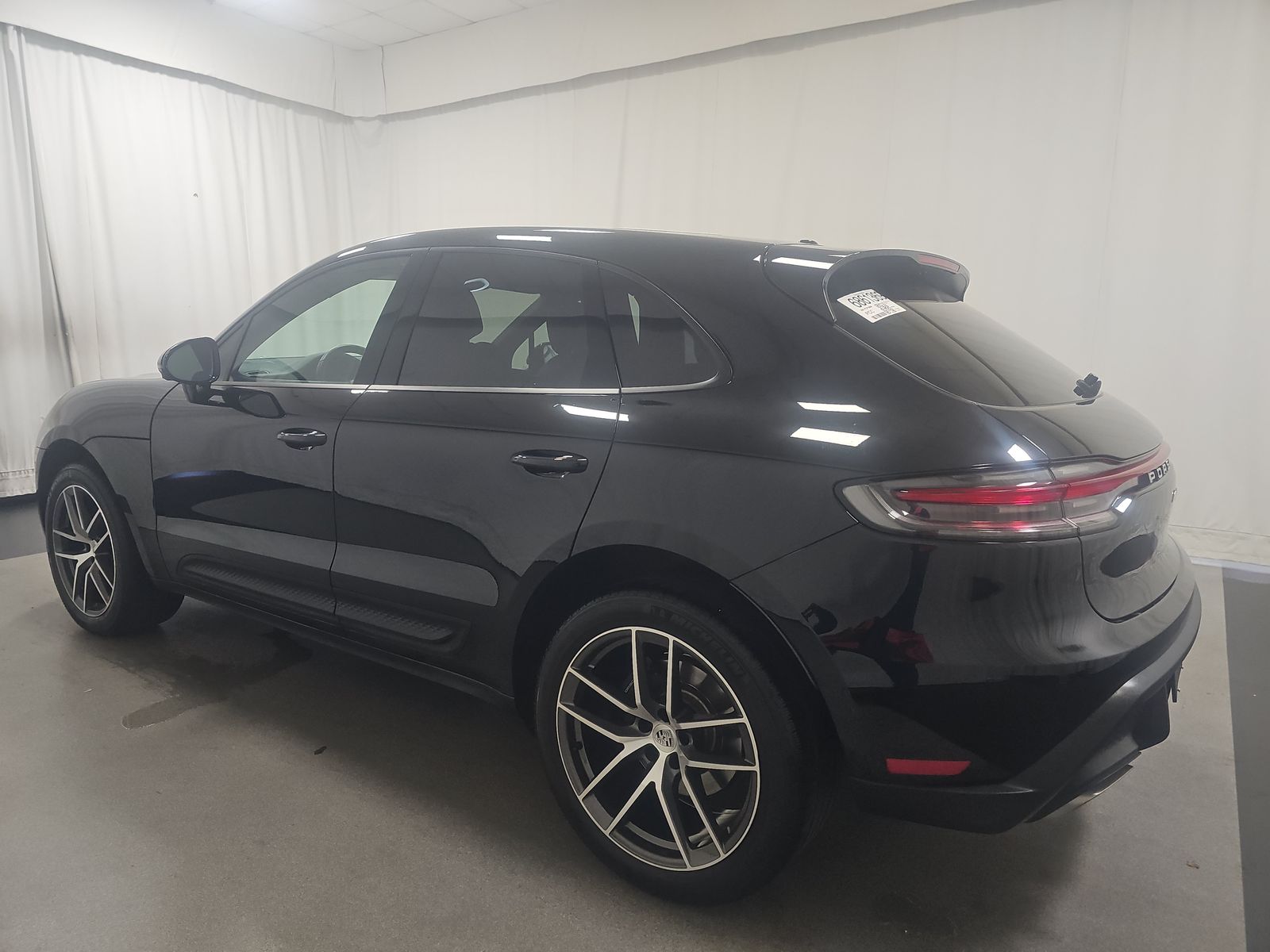 2023 Porsche Macan Base AWD