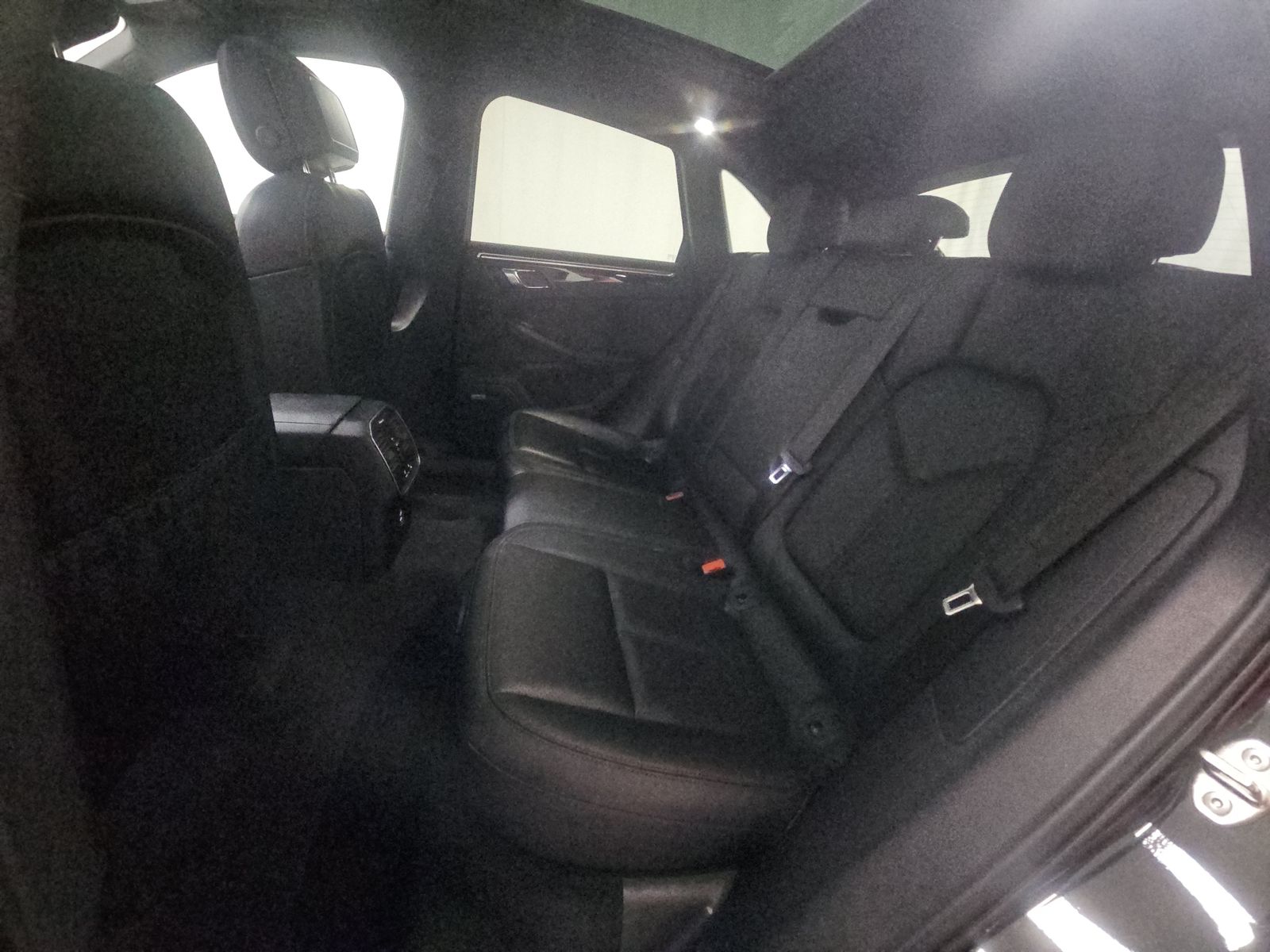 2023 Porsche Macan Base AWD