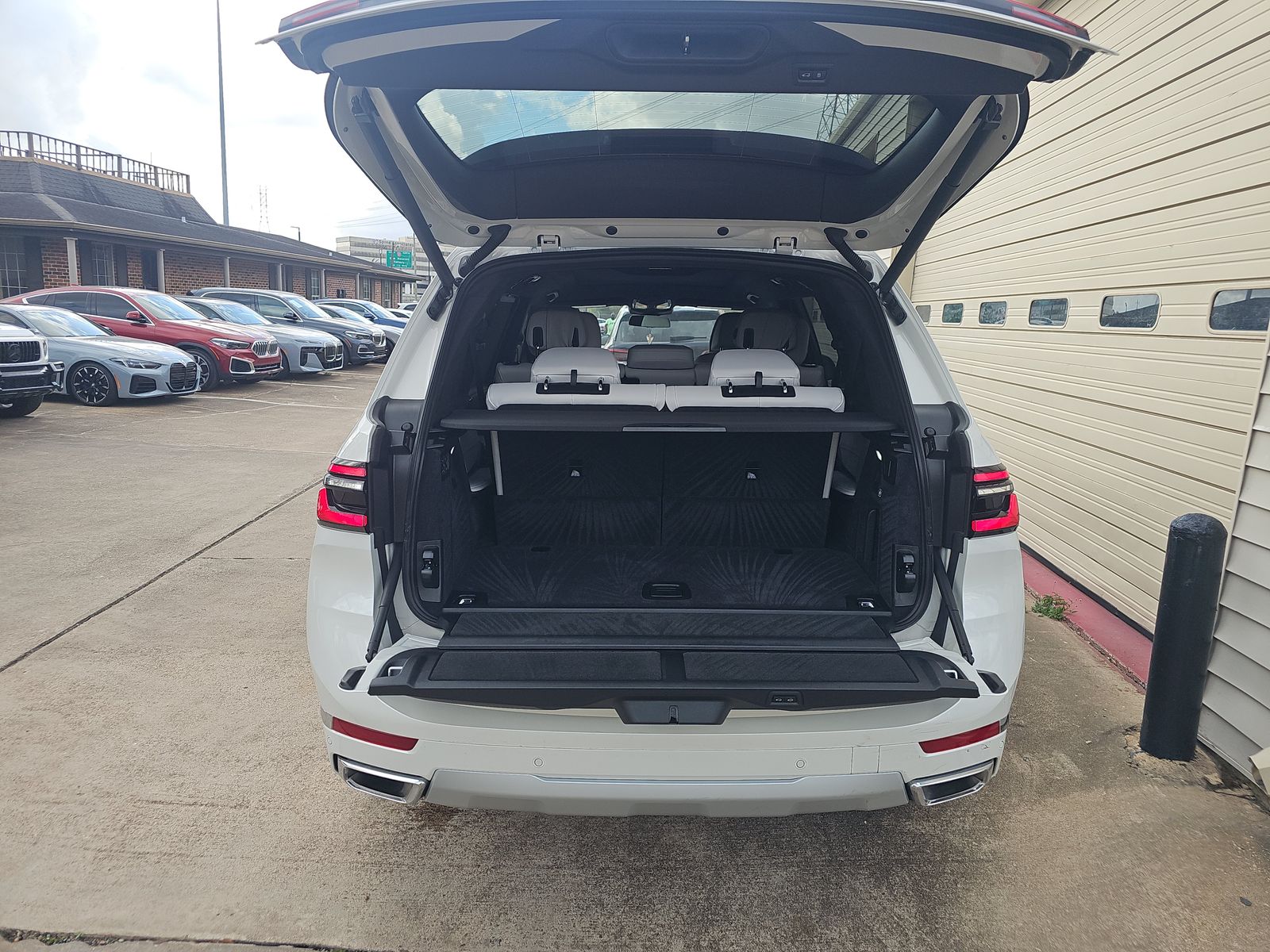 2025 BMW X7 xDrive40i AWD