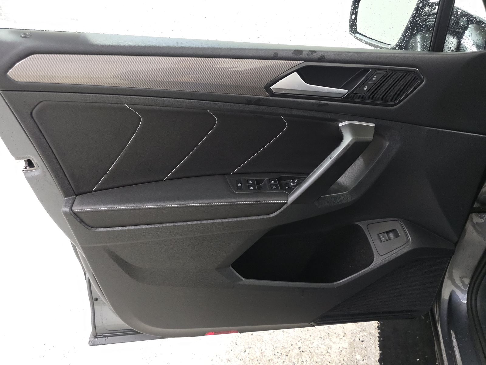 2024 Volkswagen Tiguan 2.0T SE FWD