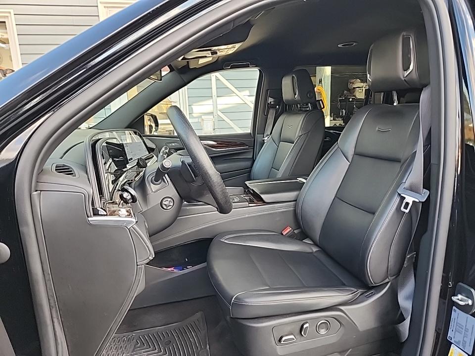 2023 Cadillac Escalade ESV Luxury AWD