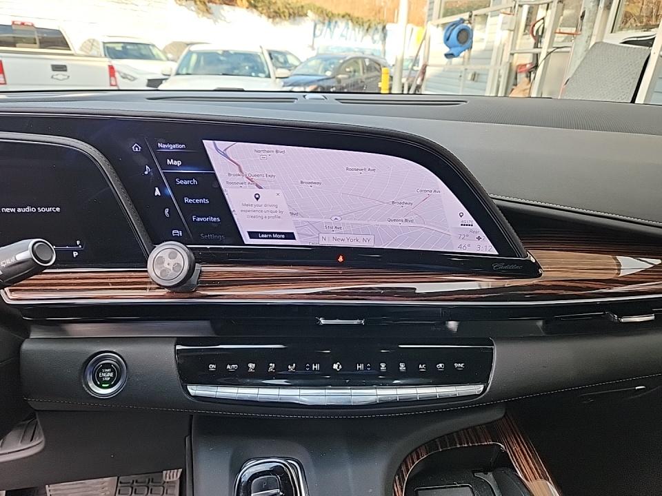 2023 Cadillac Escalade ESV Luxury AWD