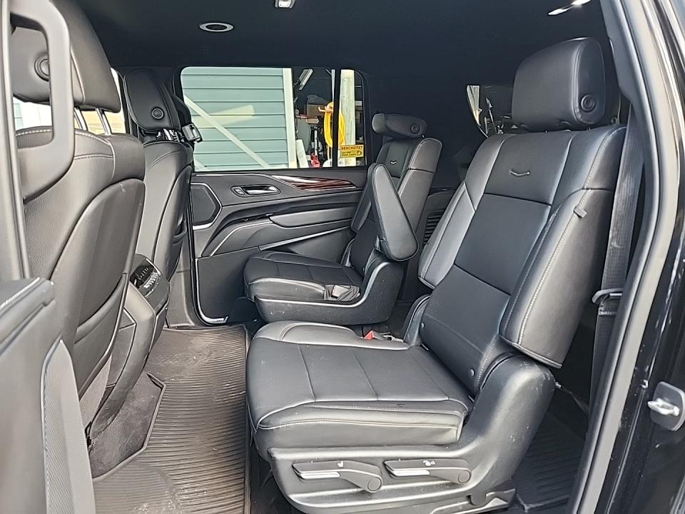 2023 Cadillac Escalade ESV Luxury AWD