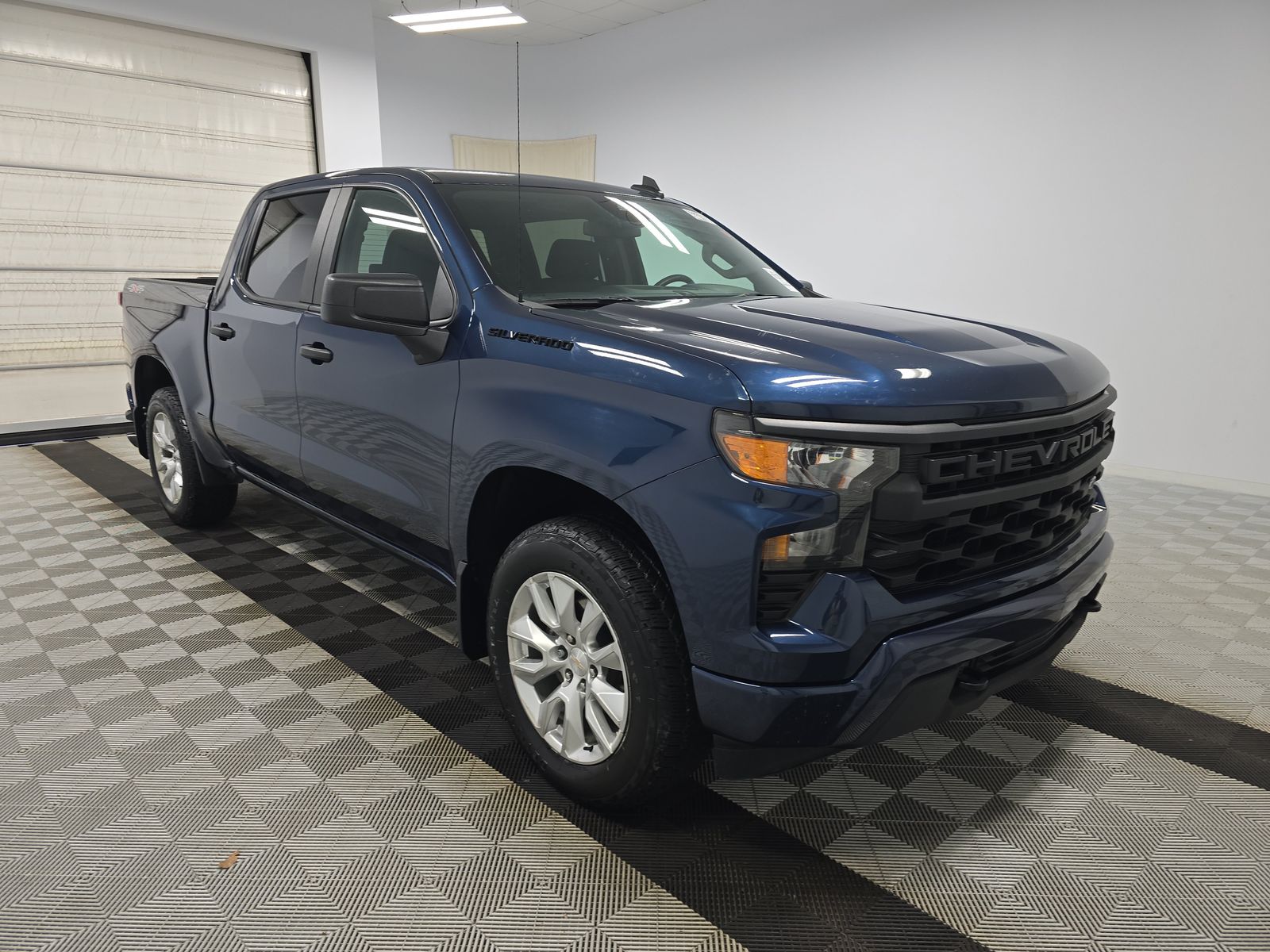 2023 Chevrolet Silverado 1500 Custom AWD