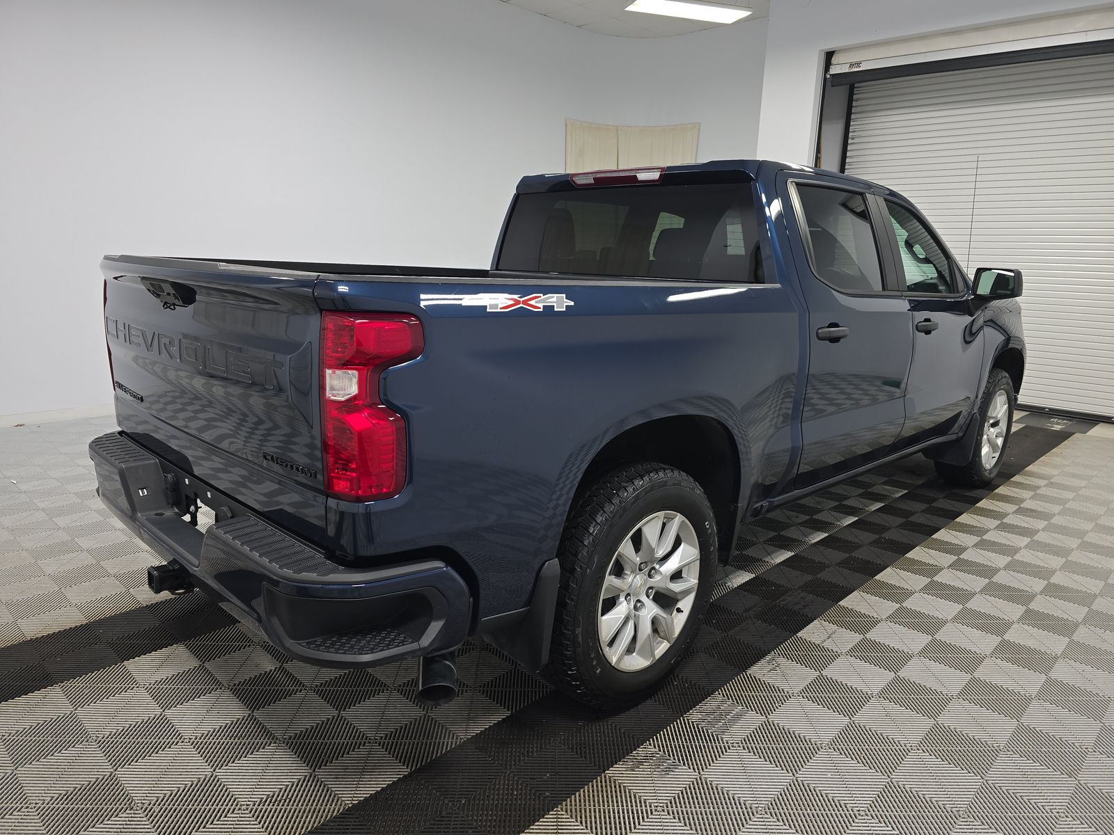 2023 Chevrolet Silverado 1500 Custom AWD