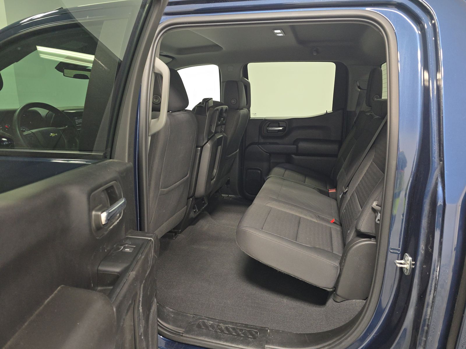 2023 Chevrolet Silverado 1500 Custom AWD