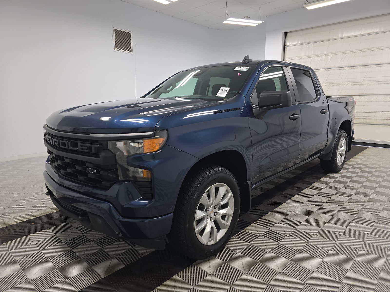 2023 Chevrolet Silverado 1500 Custom AWD