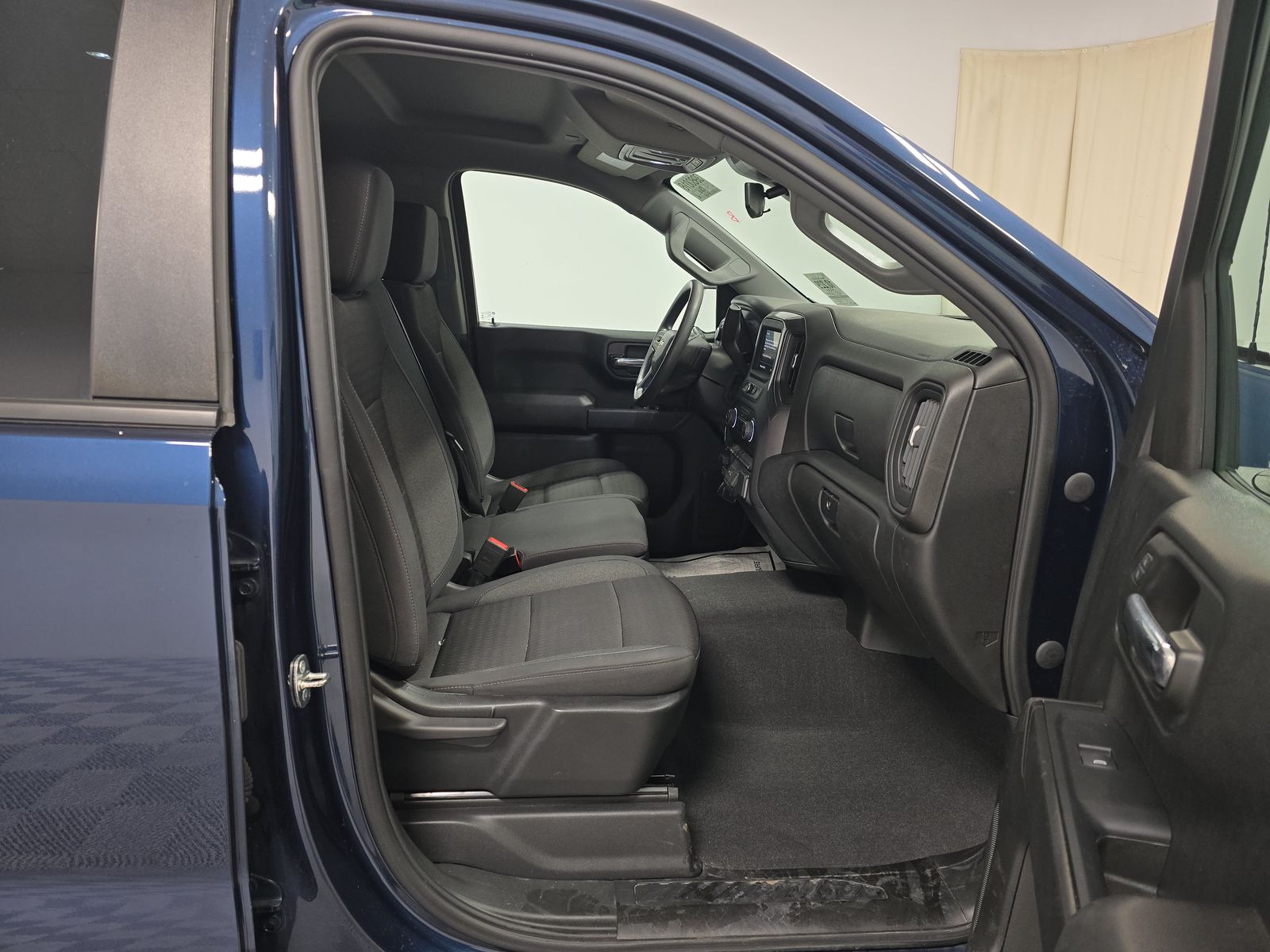 2023 Chevrolet Silverado 1500 Custom AWD