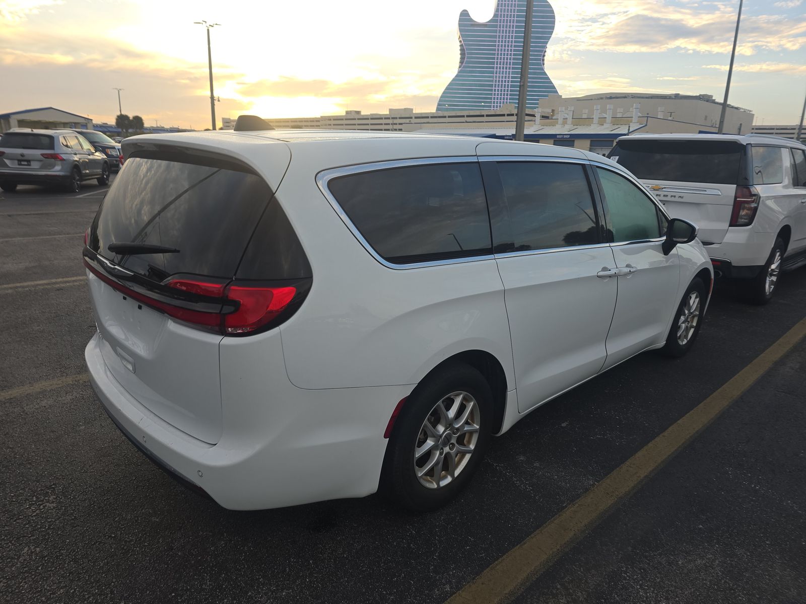 2023 Chrysler Pacifica Touring L FWD