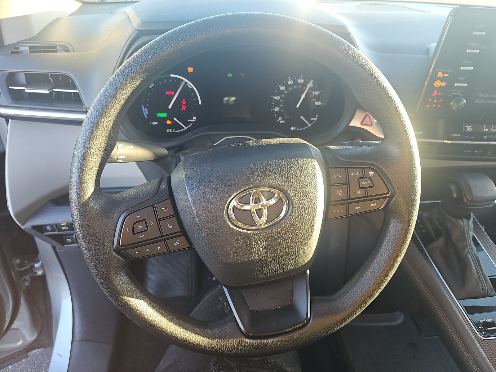 2024 Toyota Sienna LE FWD