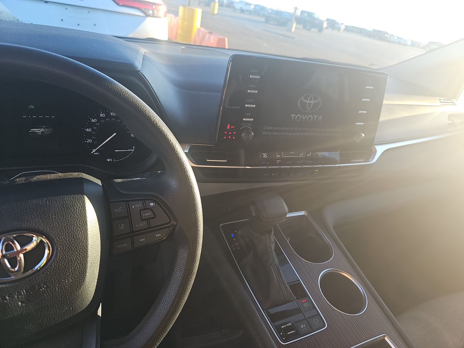 2024 Toyota Sienna LE FWD