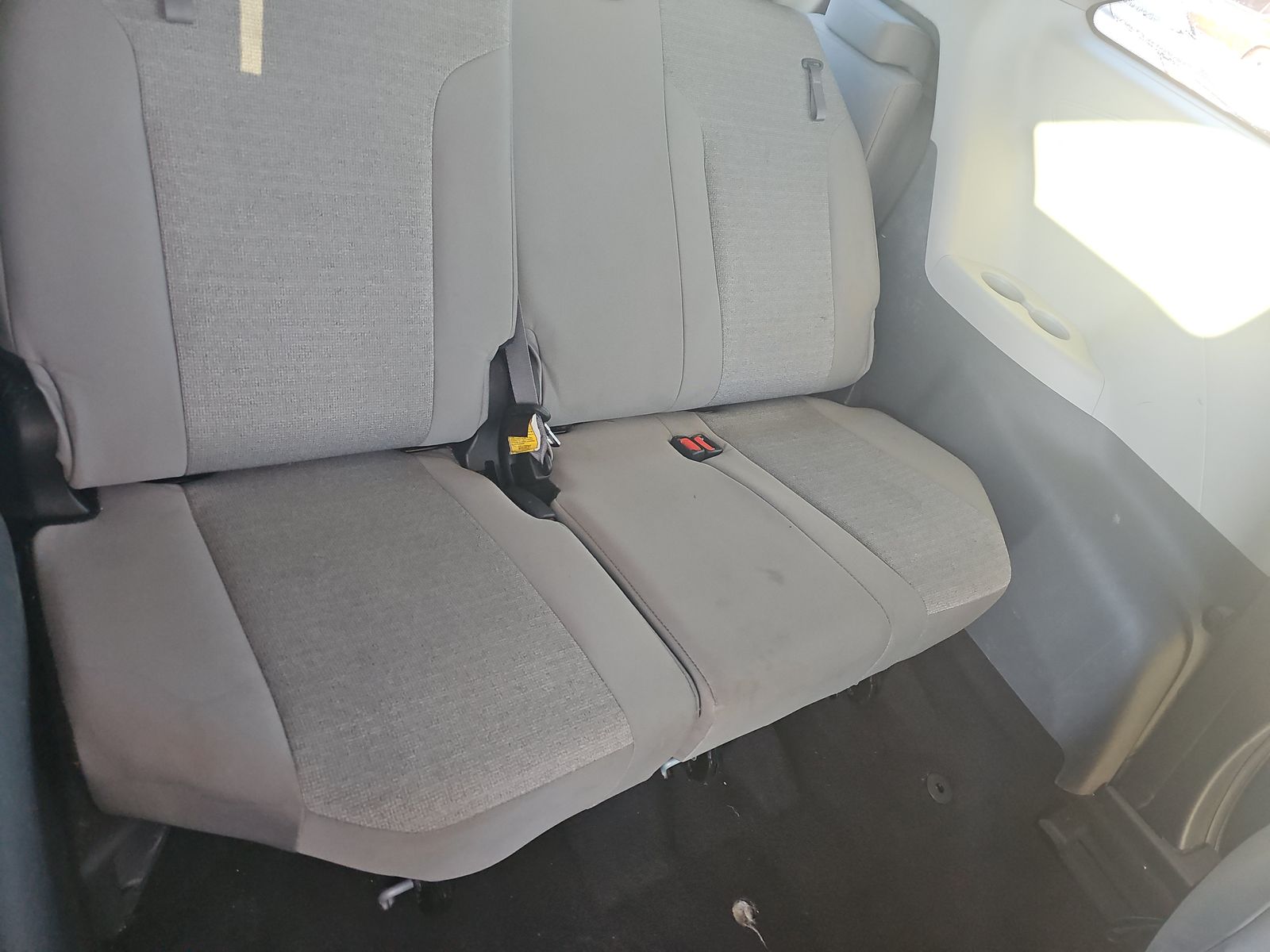 2024 Toyota Sienna LE FWD