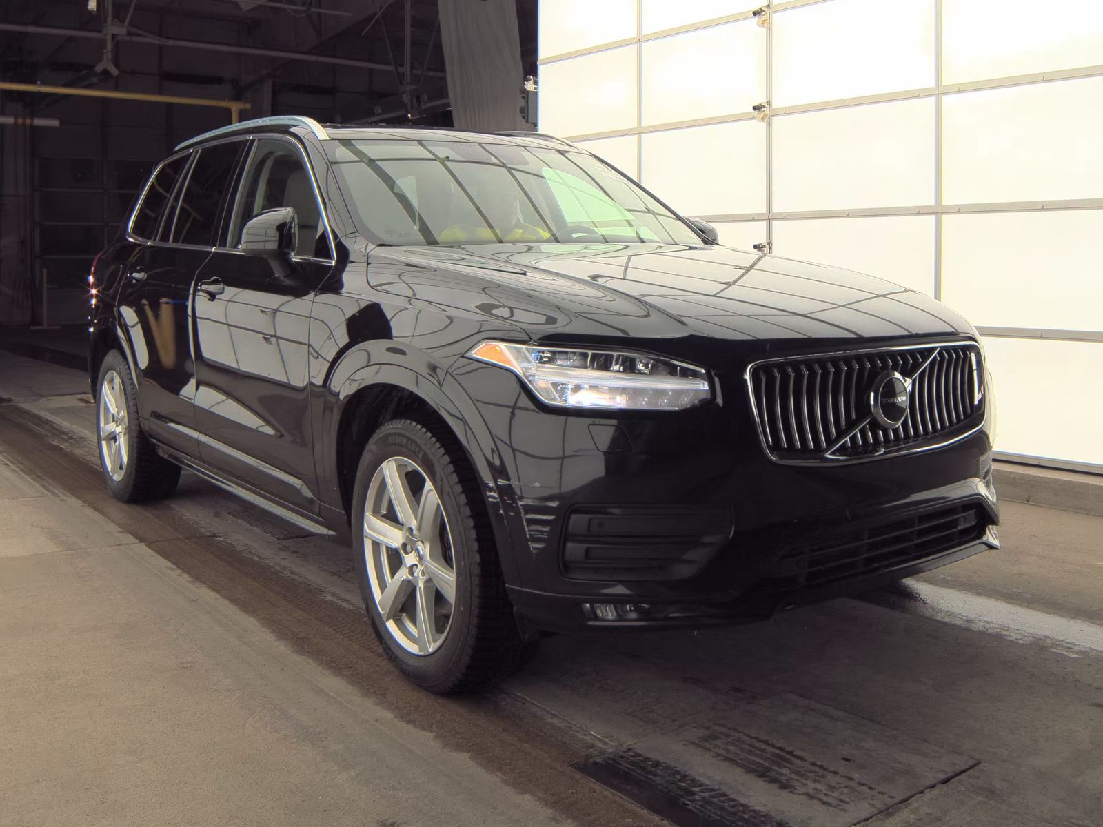 2022 Volvo XC90 T5 Momentum AWD