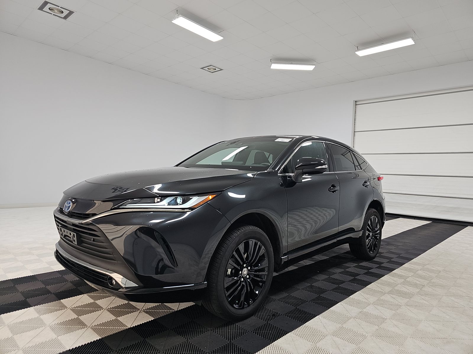 2024 Toyota Venza Nightshade AWD 14317 miles - купить Авто из сша