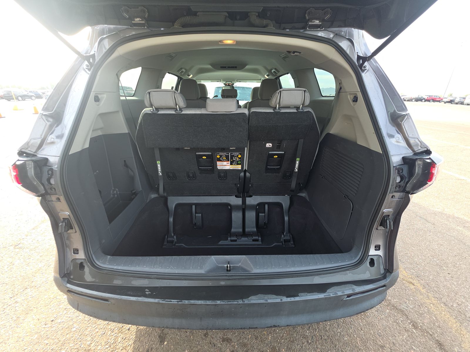 2024 Toyota Sienna LE FWD