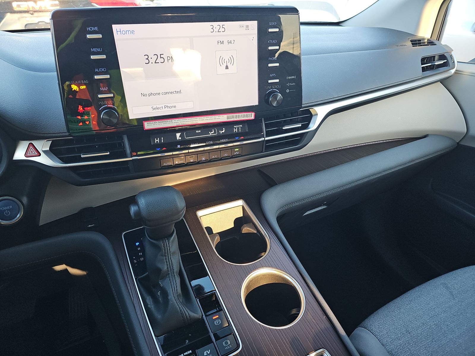 2024 Toyota Sienna LE FWD