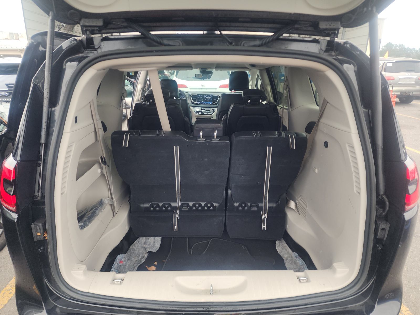 2023 Chrysler Pacifica Touring L FWD