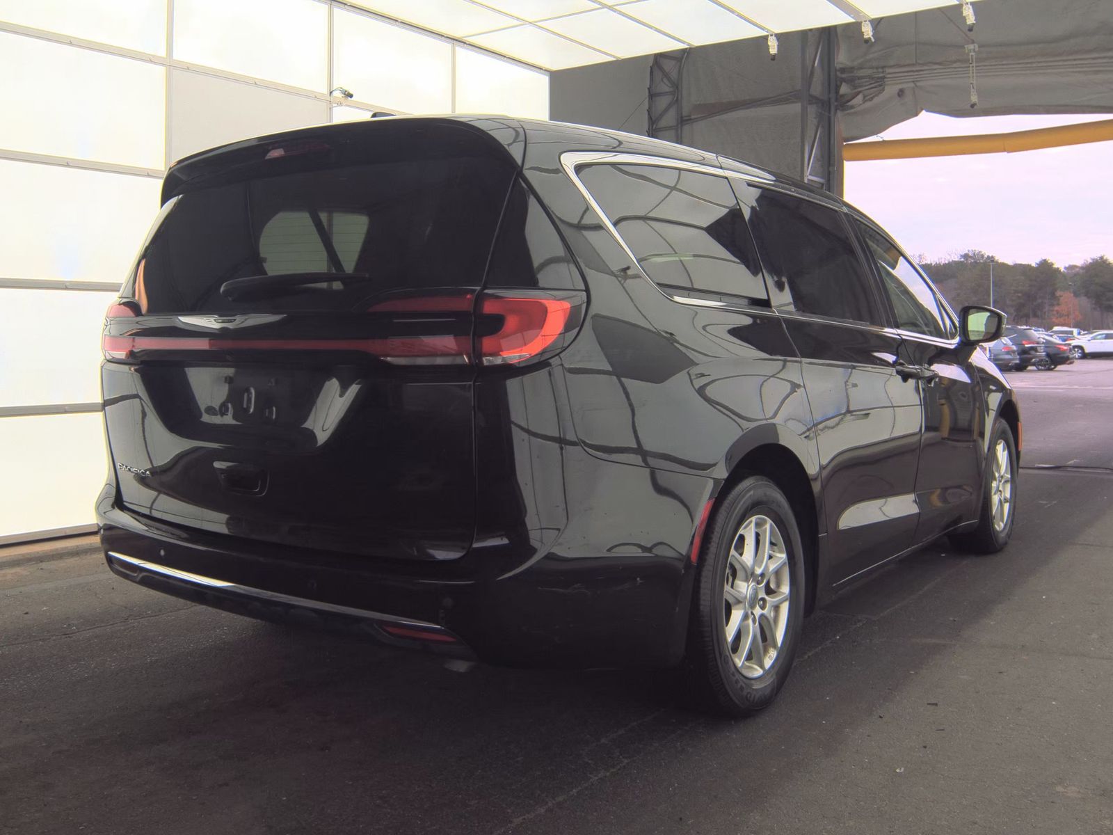 2023 Chrysler Pacifica Touring L FWD