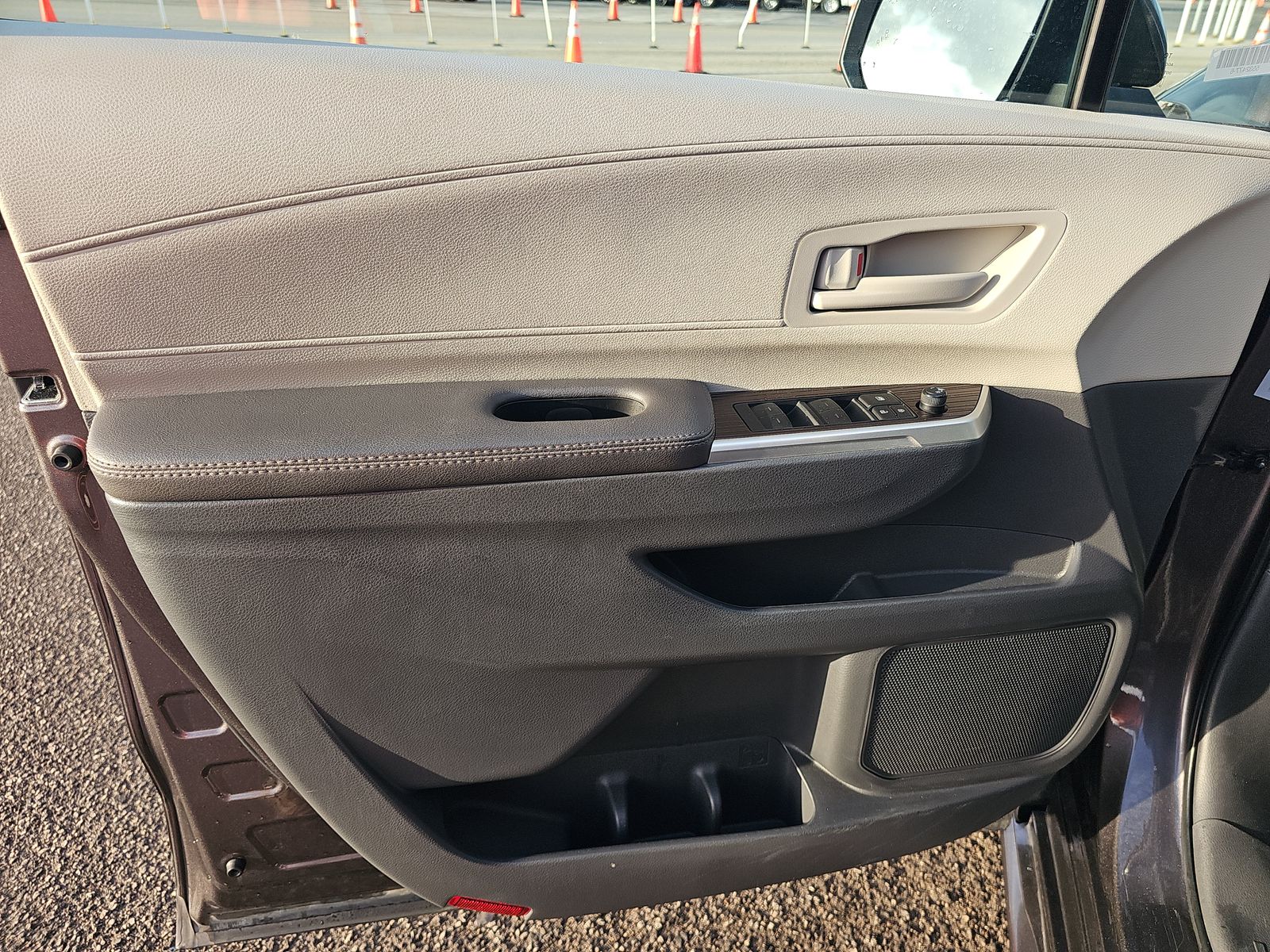 2024 Toyota Sienna LE FWD