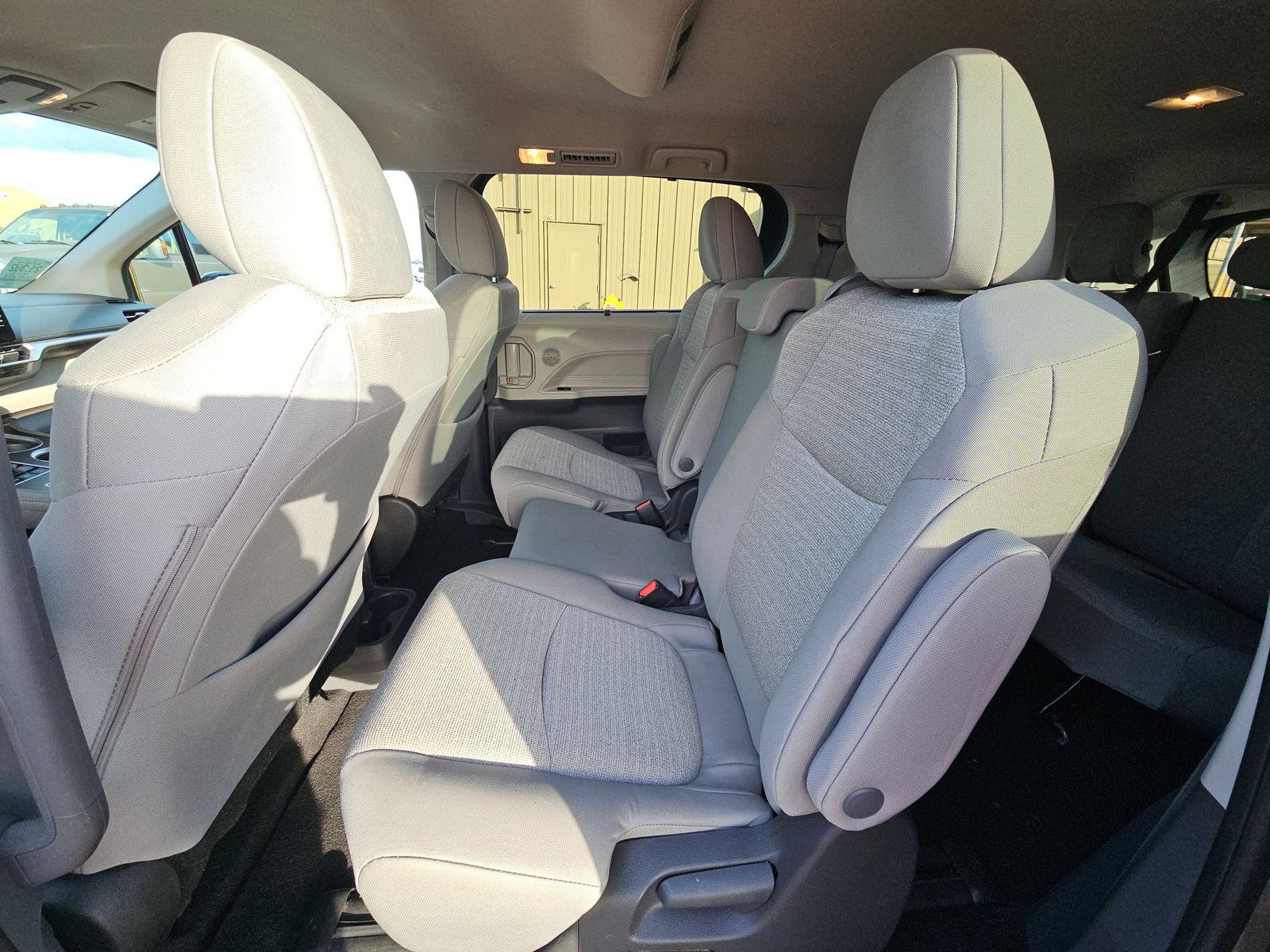 2024 Toyota Sienna LE FWD