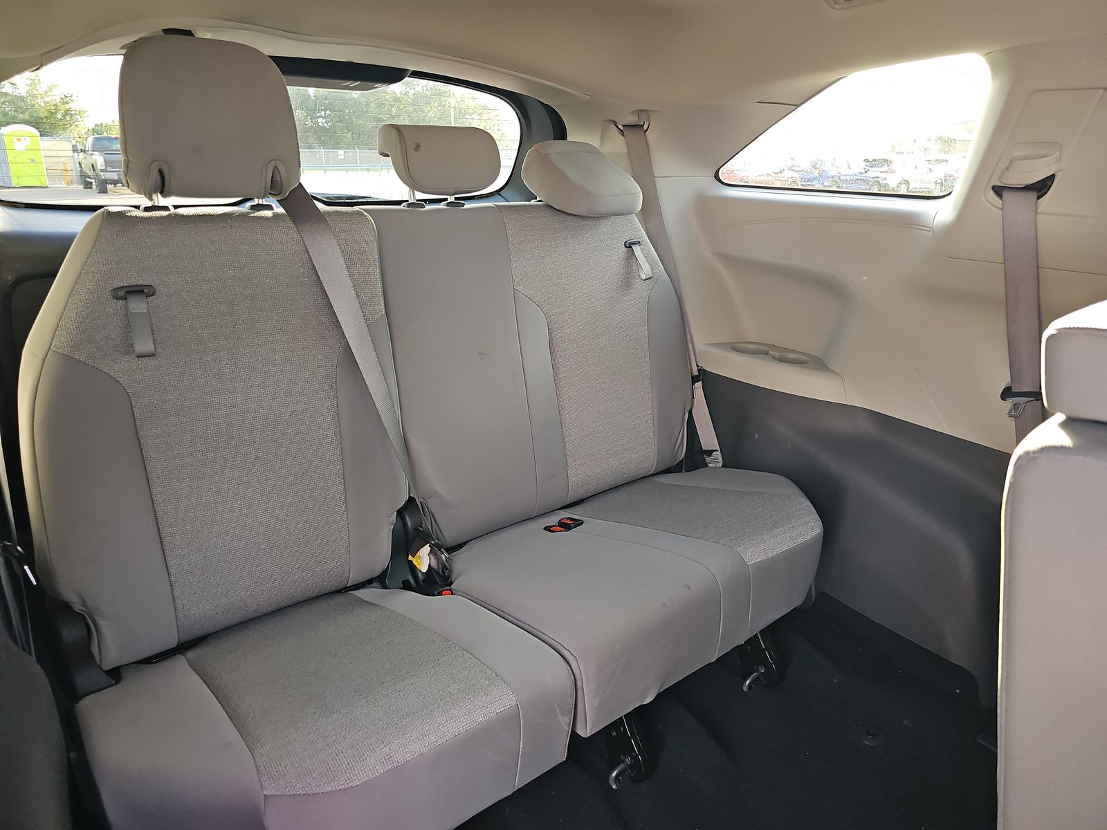 2024 Toyota Sienna LE FWD