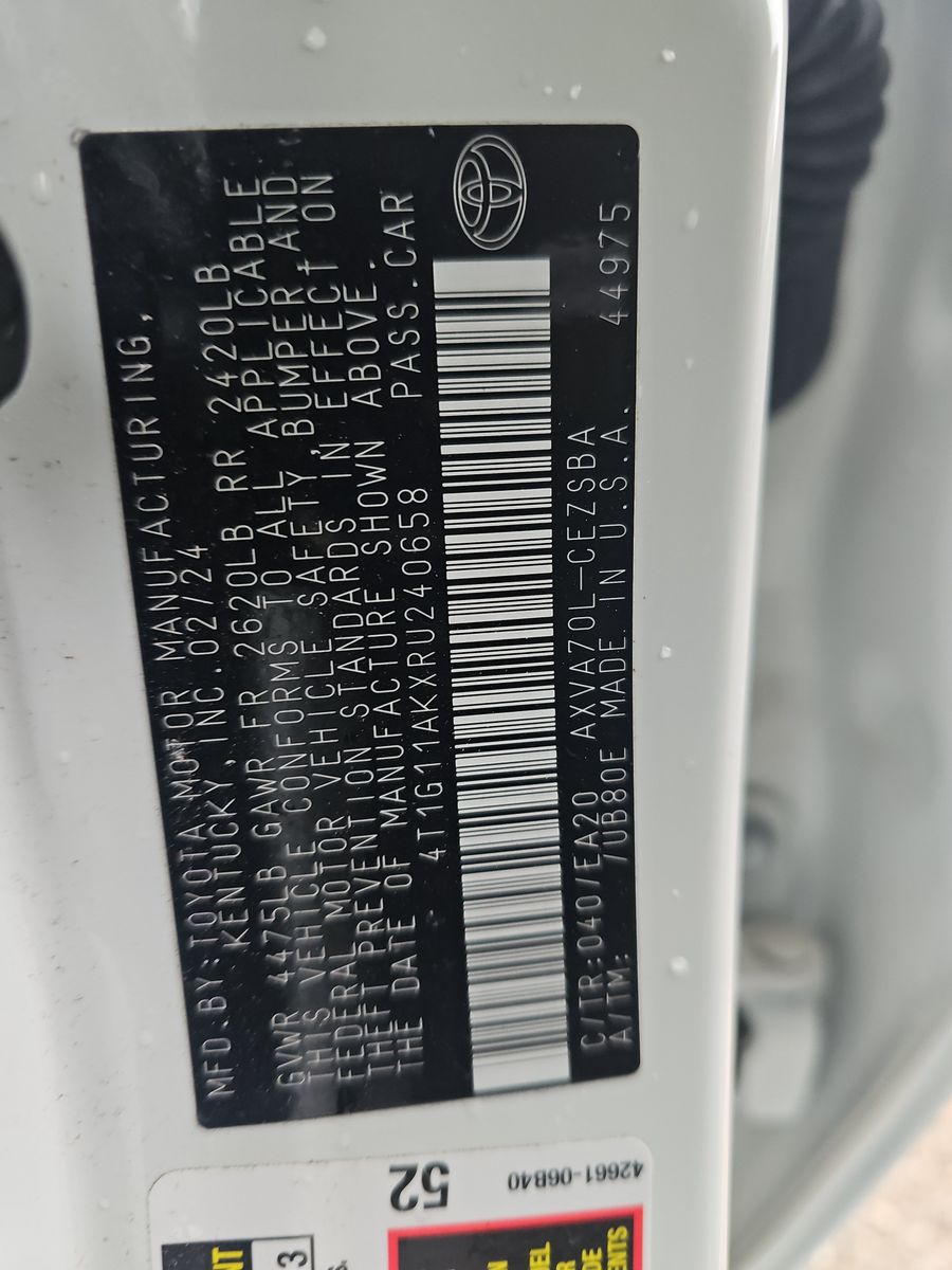 2024 Toyota Camry SE FWD