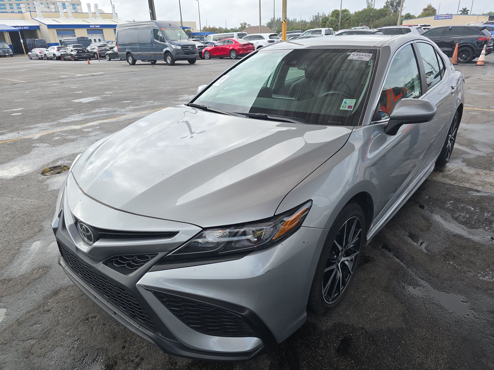 2024 Toyota Camry SE FWD