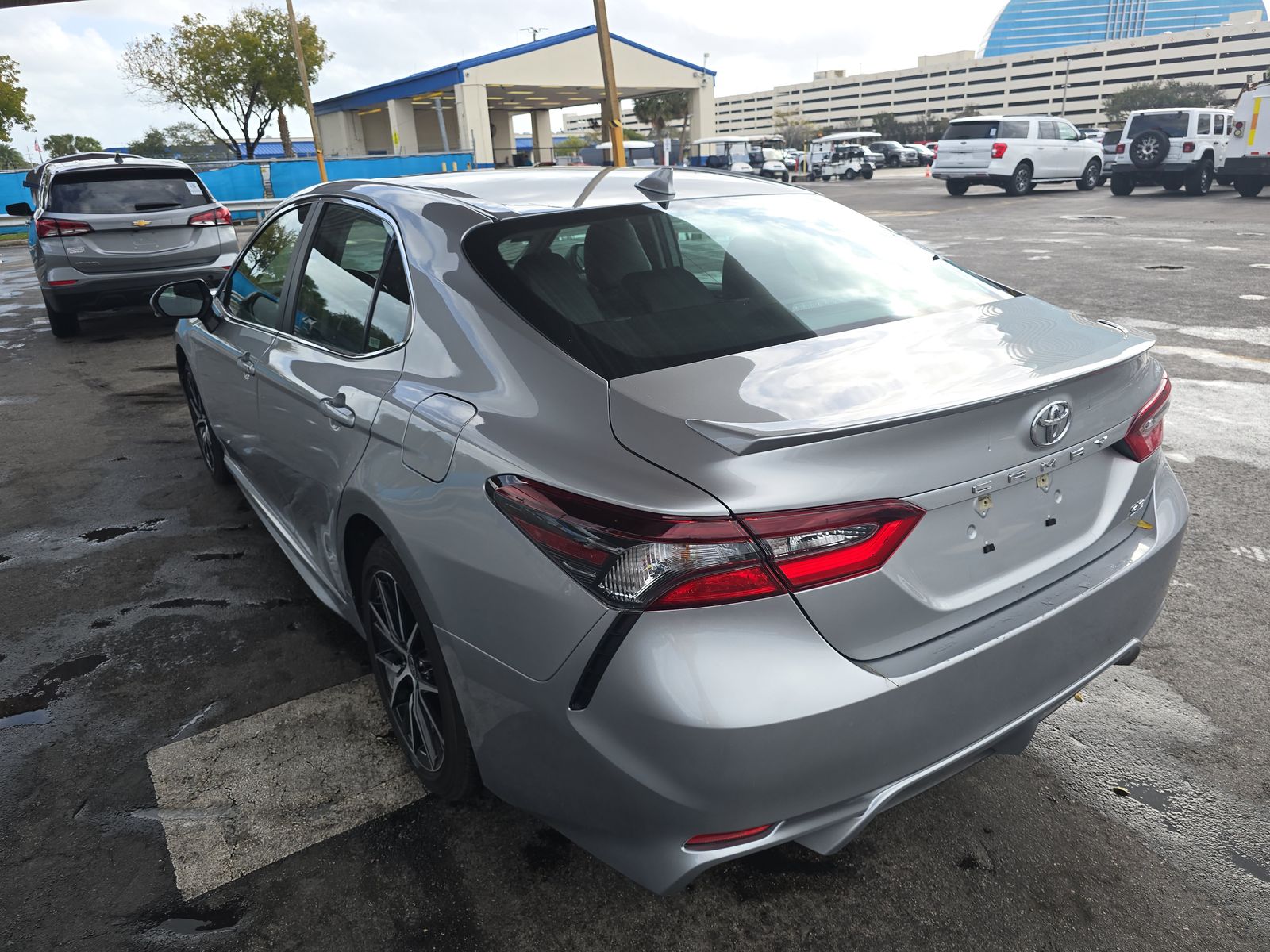 2024 Toyota Camry SE FWD