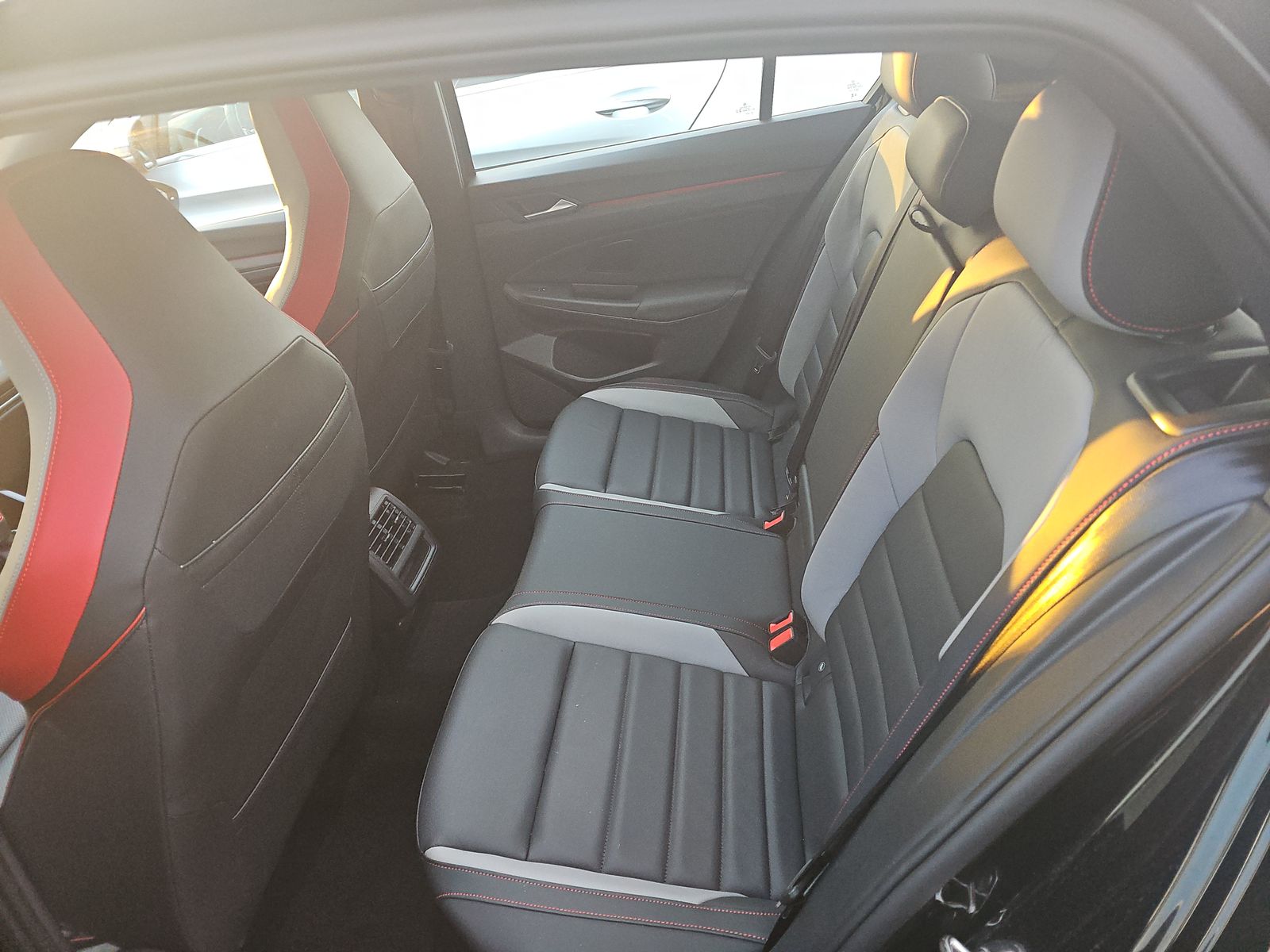 2024 Volkswagen Golf GTI 2.0T 380 SE FWD