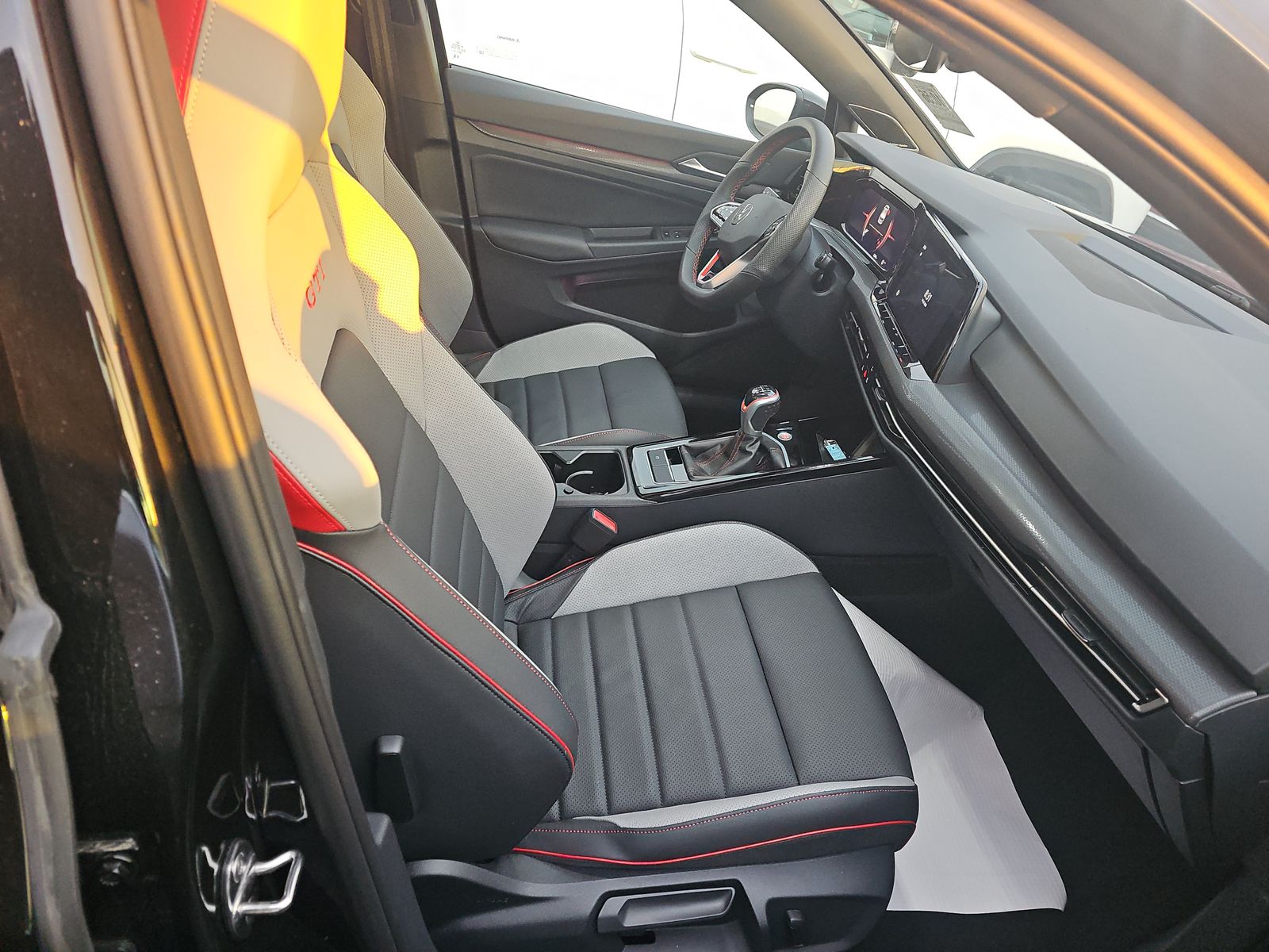 2024 Volkswagen Golf GTI 2.0T 380 SE FWD