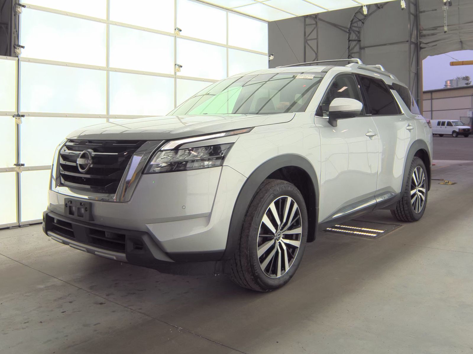 2023 Nissan Pathfinder Platinum AWD