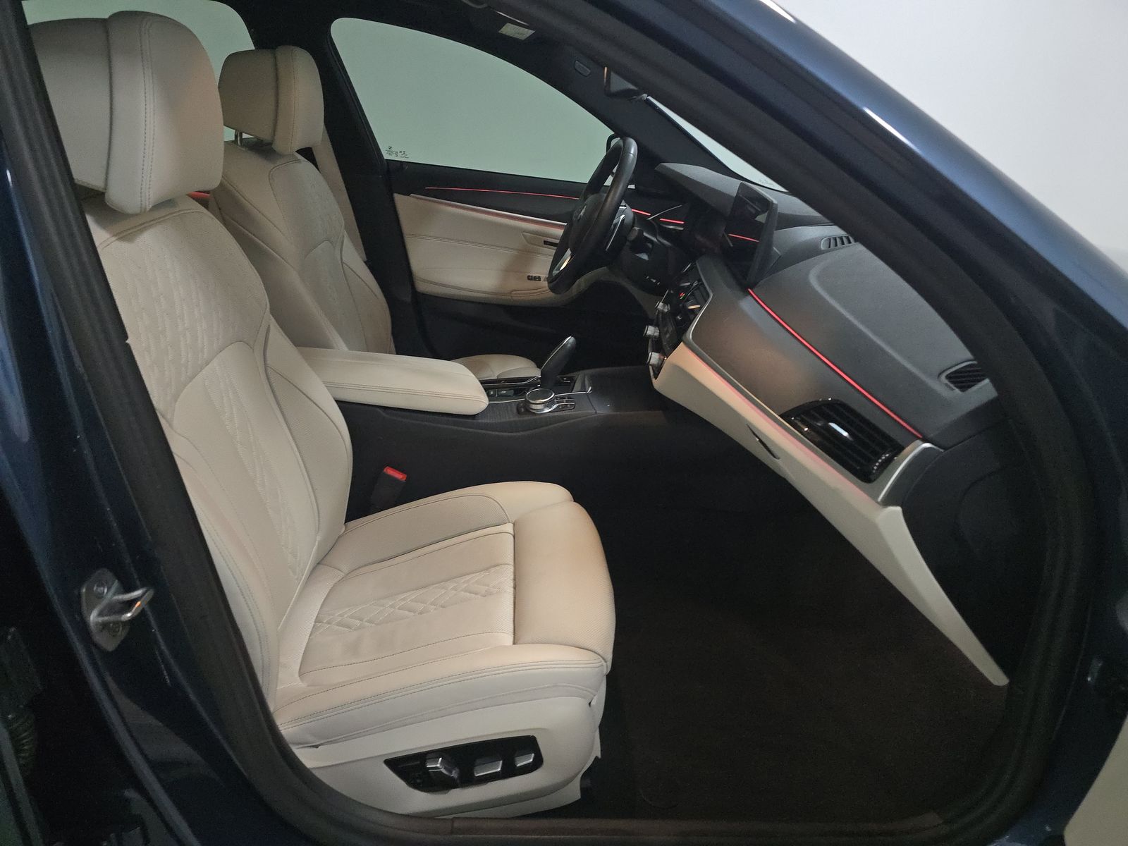 2023 BMW 5 Series 530i RWD