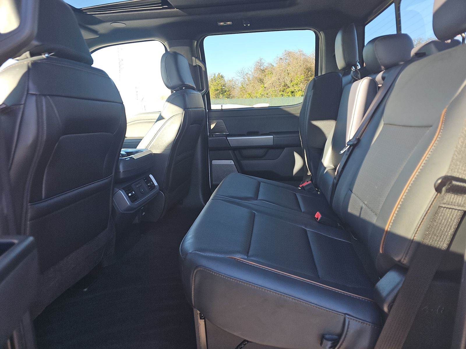 2025 Ford F-150 Lariat AWD