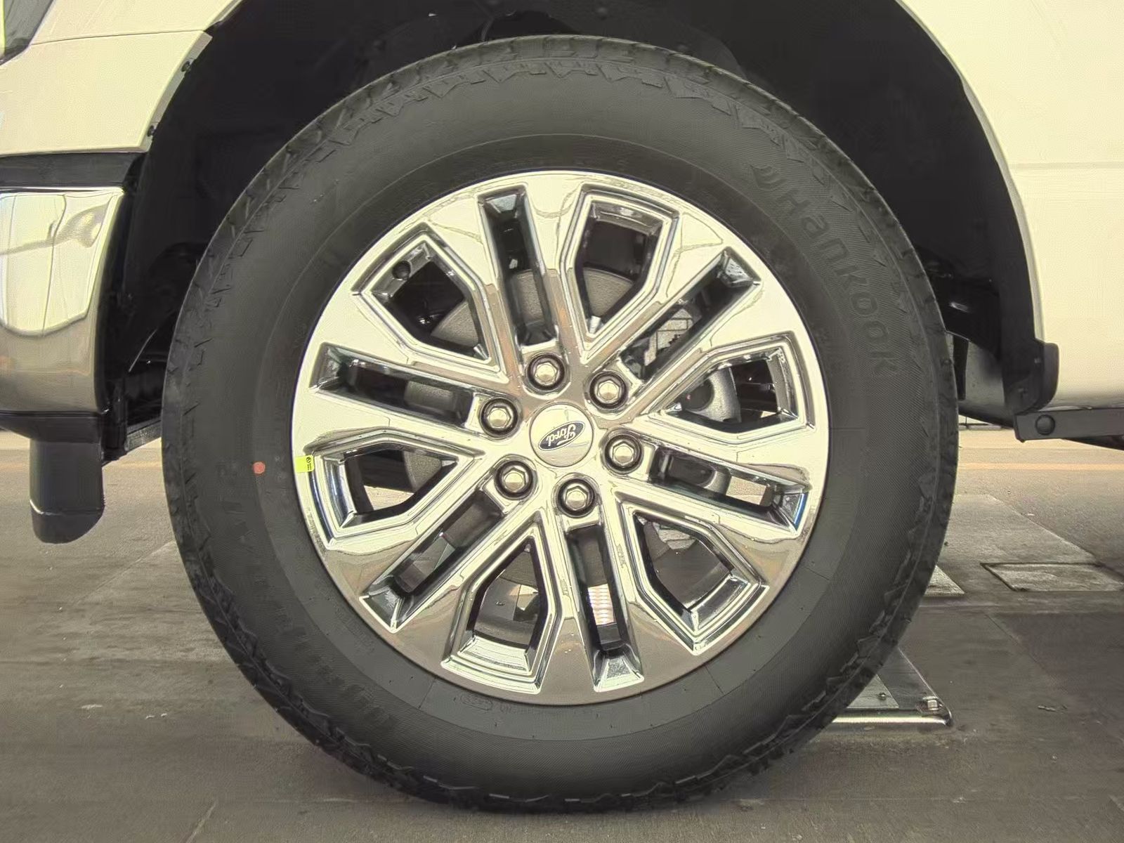 2025 Ford F-150 Lariat AWD