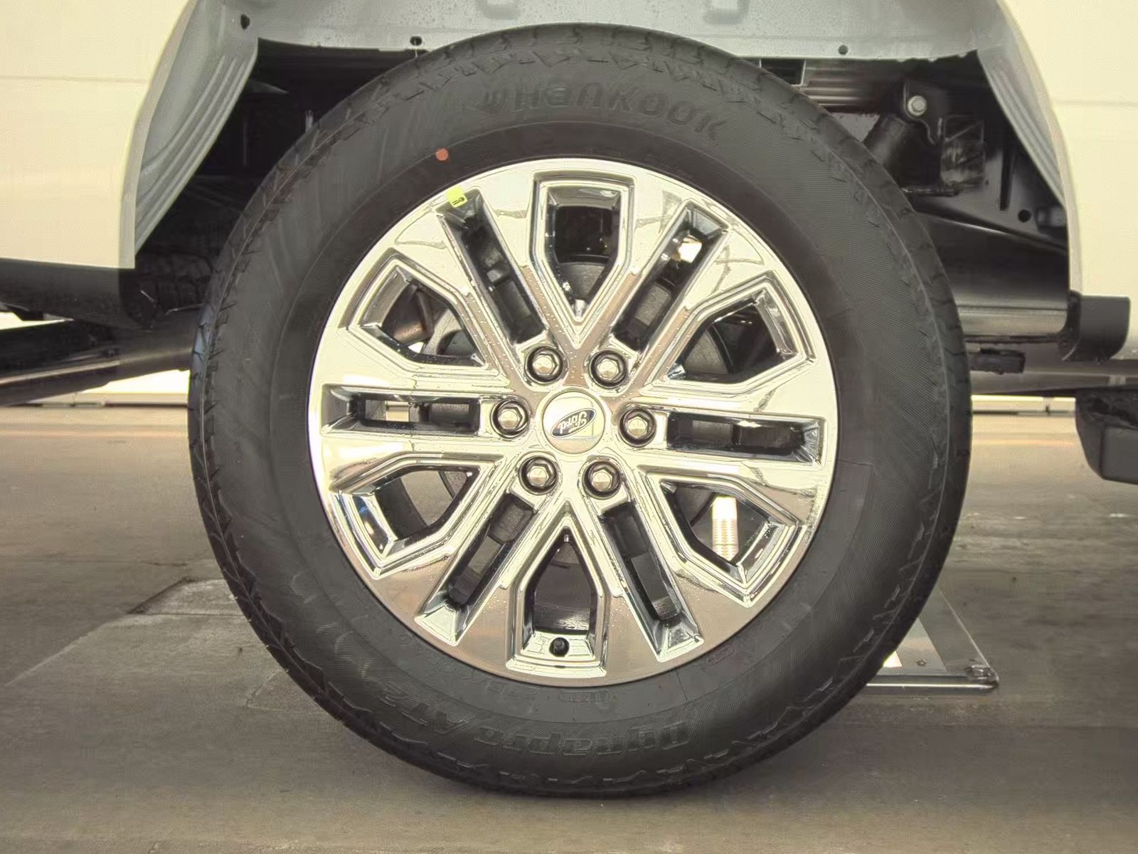 2025 Ford F-150 Lariat AWD