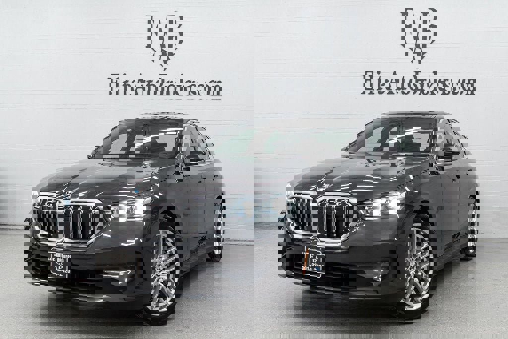 2025 BMW 5 Series Sedan 530i xDrive