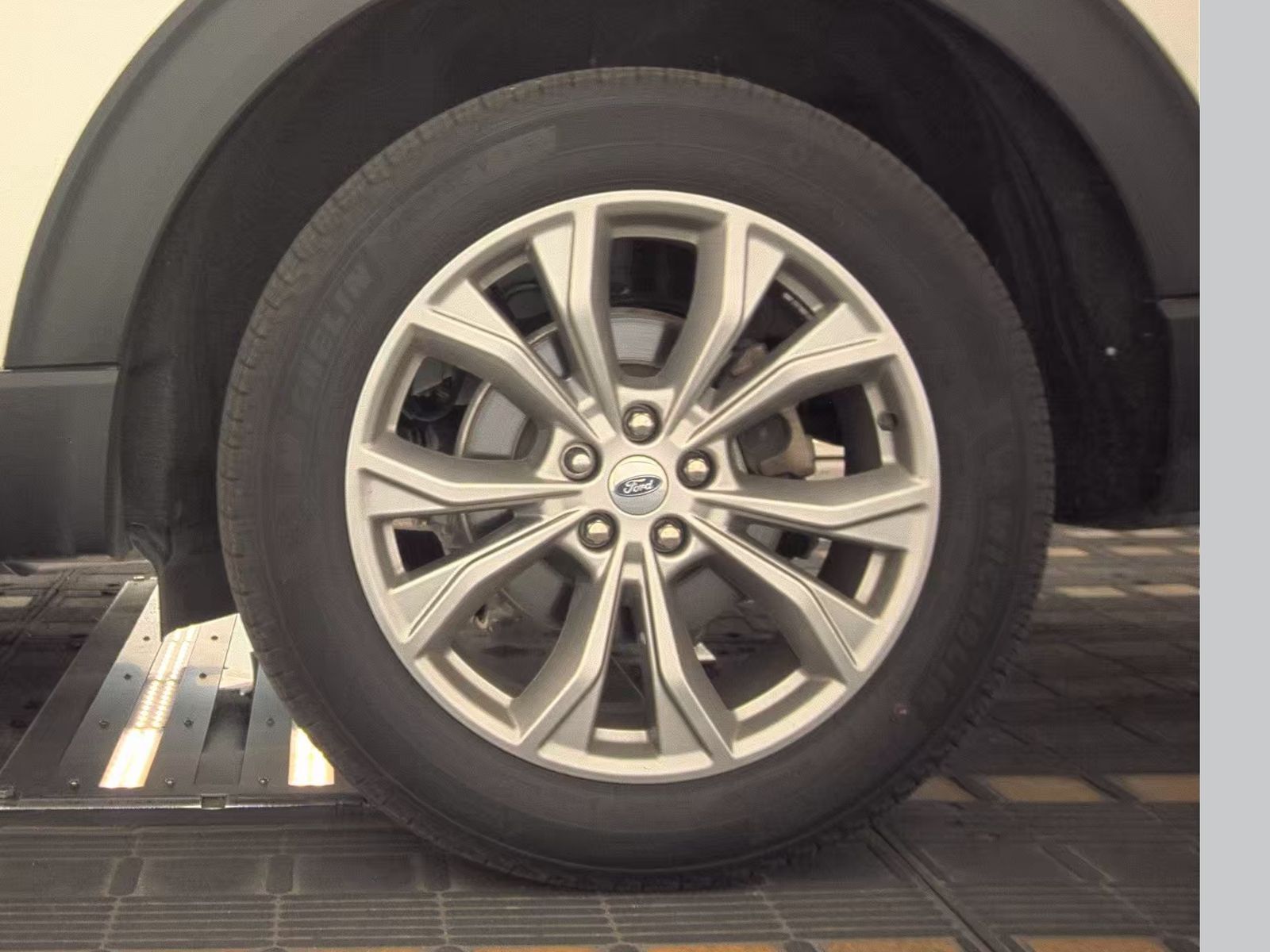 2023 Ford Explorer XLT AWD