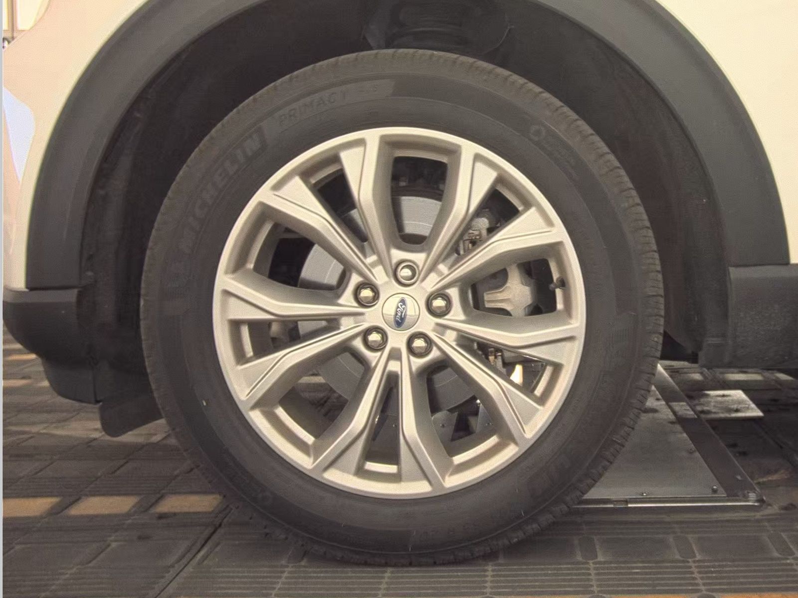 2023 Ford Explorer XLT AWD