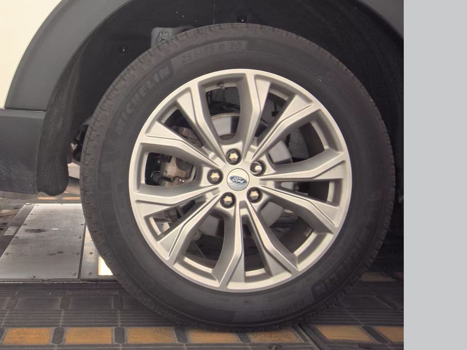 2023 Ford Explorer XLT AWD