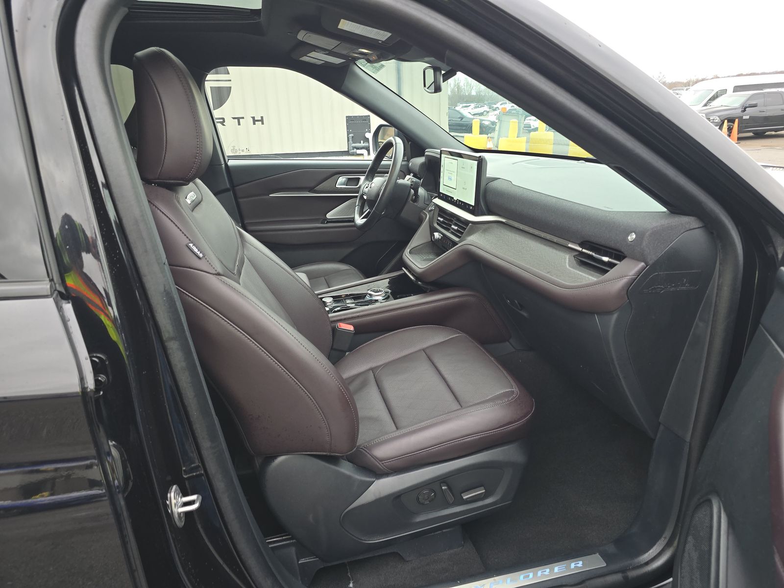 2025 Ford Explorer Platinum RWD