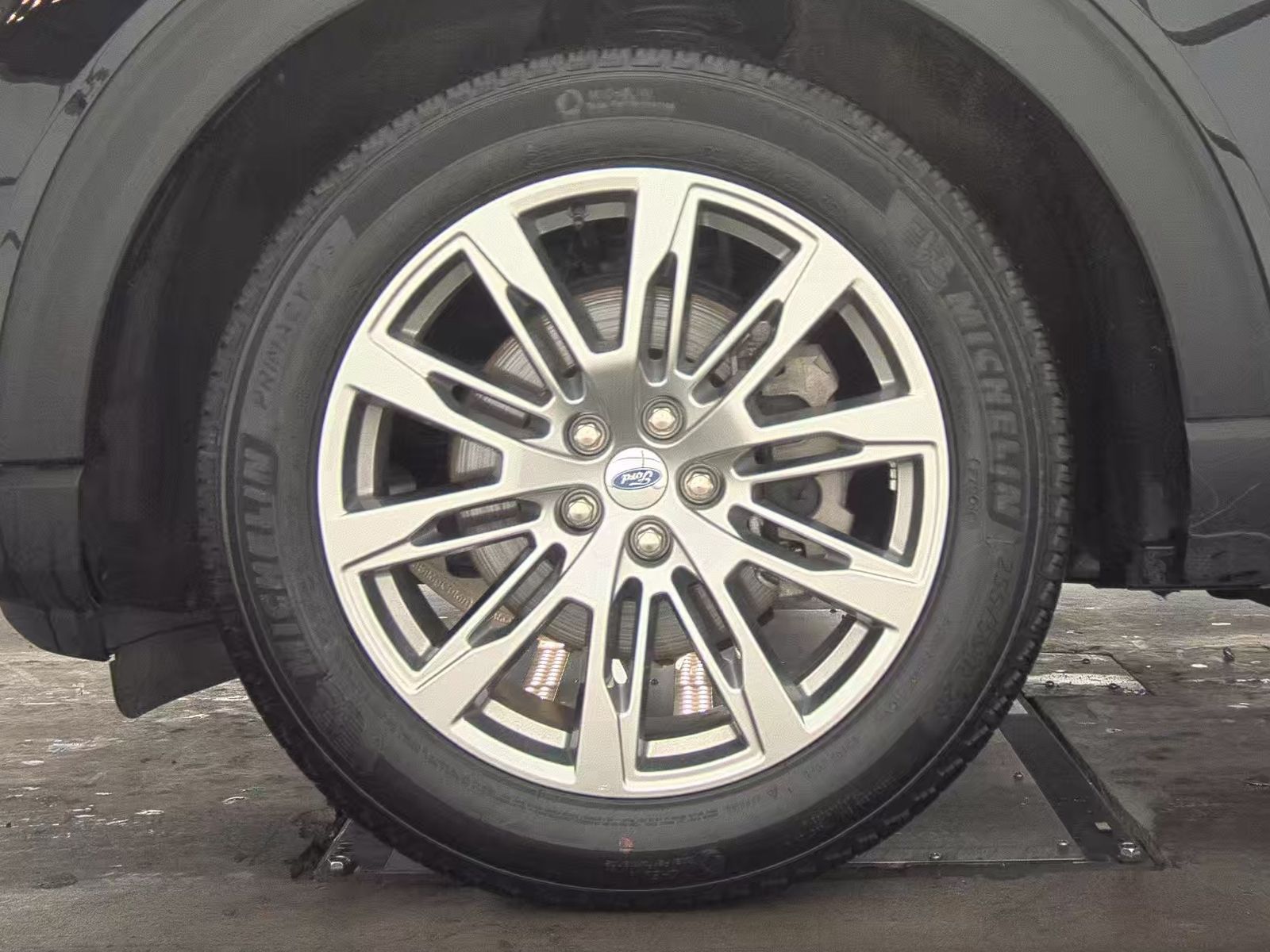 2025 Ford Explorer Platinum RWD