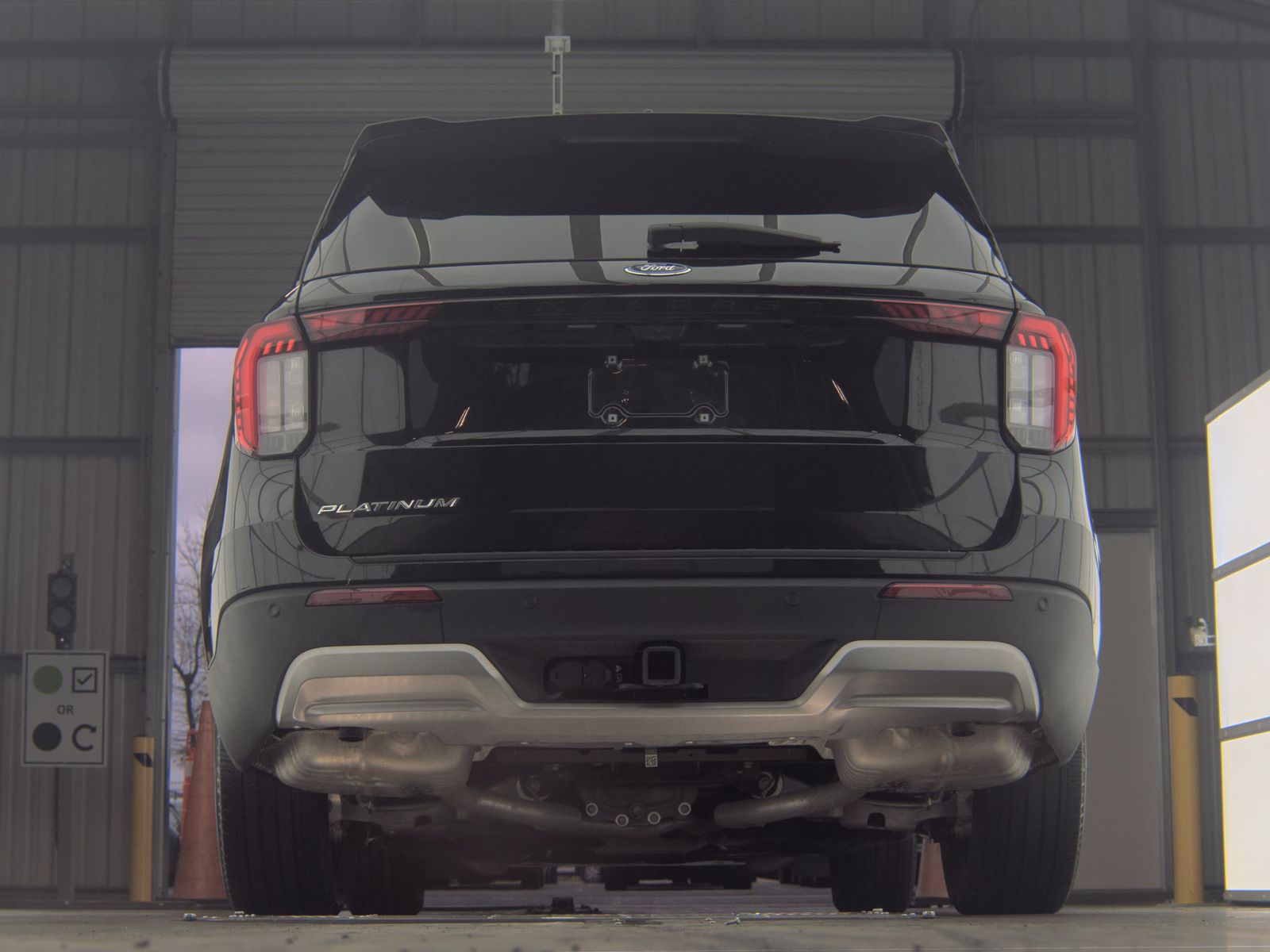 2025 Ford Explorer Platinum RWD