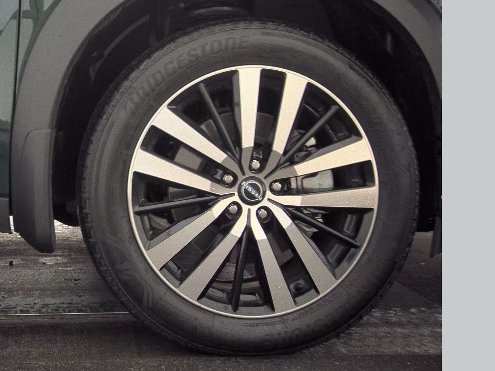 2025 Nissan Pathfinder Platinum FWD