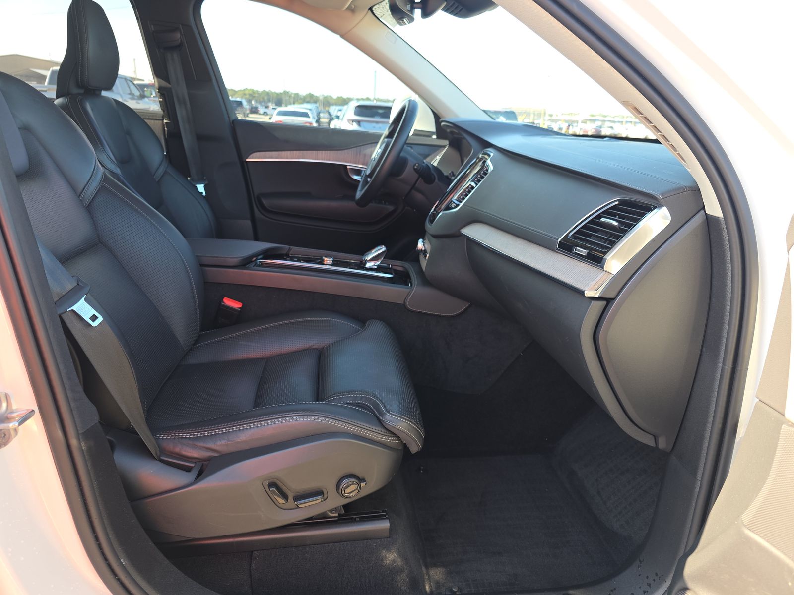 2024 Volvo XC90 Recharge T8 Ultimate AWD