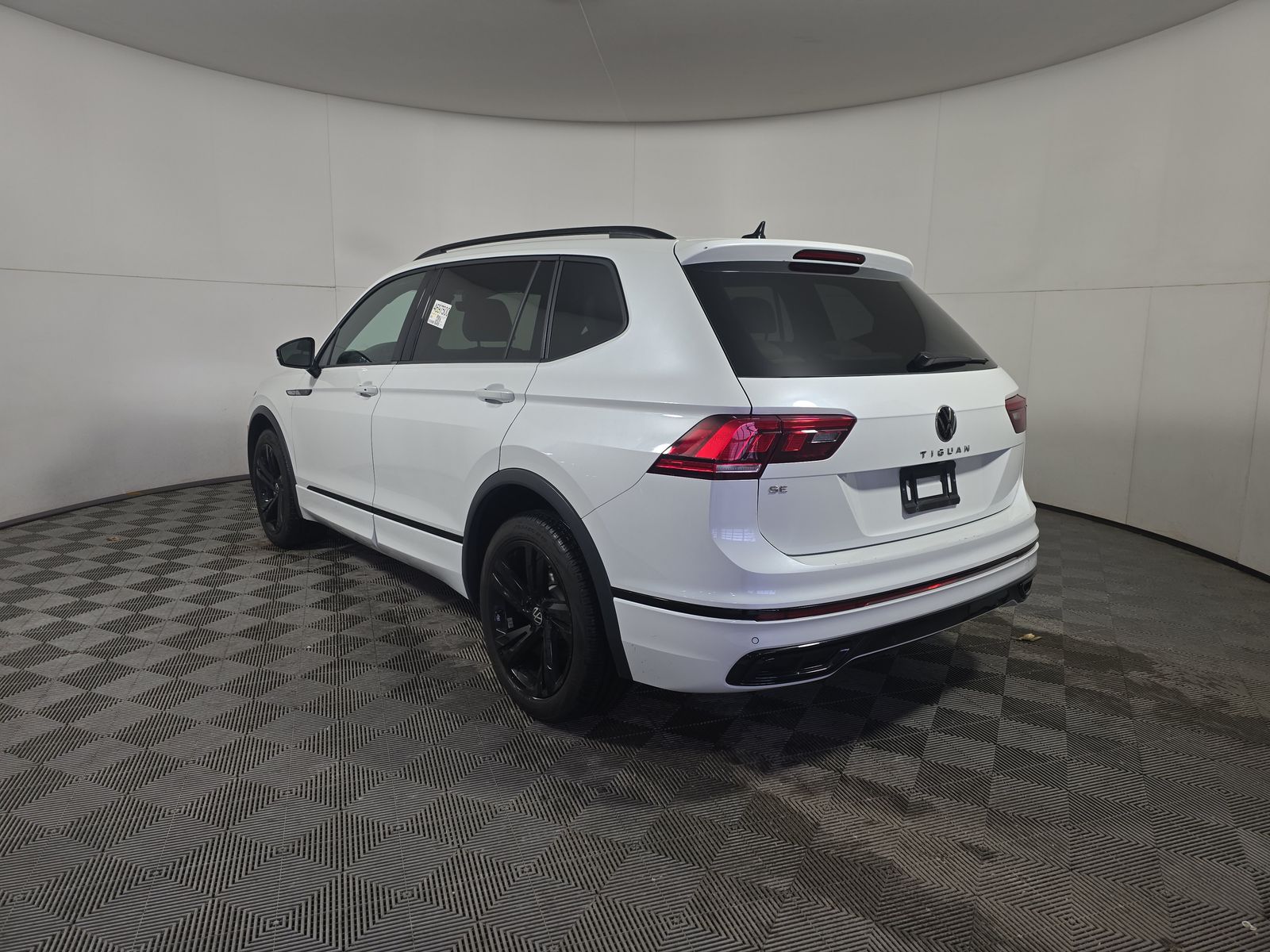 2024 Volkswagen Tiguan 2.0T SE R-Line Black FWD