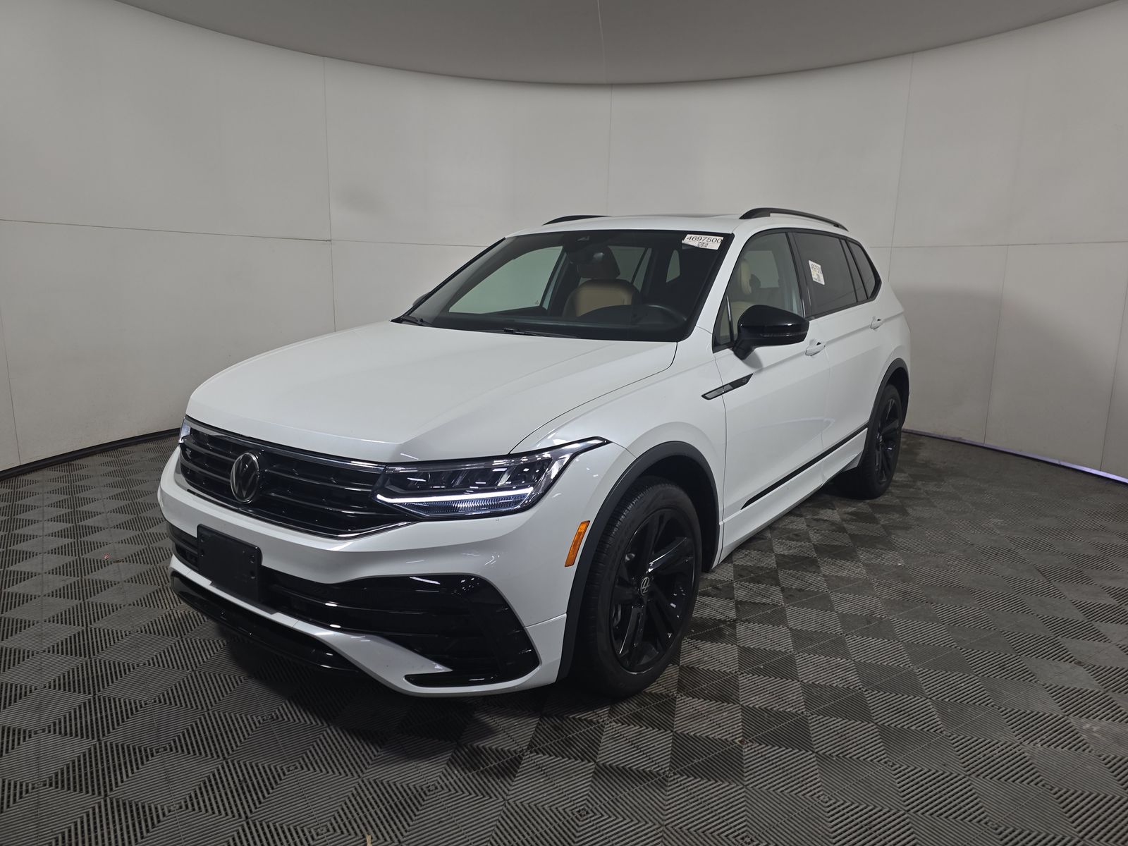 2024 Volkswagen Tiguan 2.0T SE R-Line Black FWD