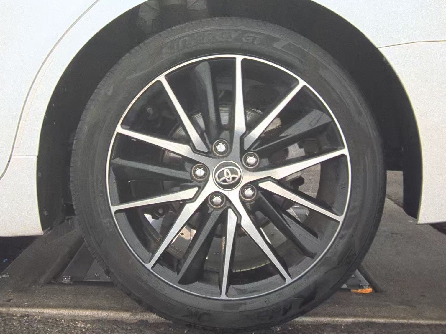 2024 Toyota Camry SE FWD