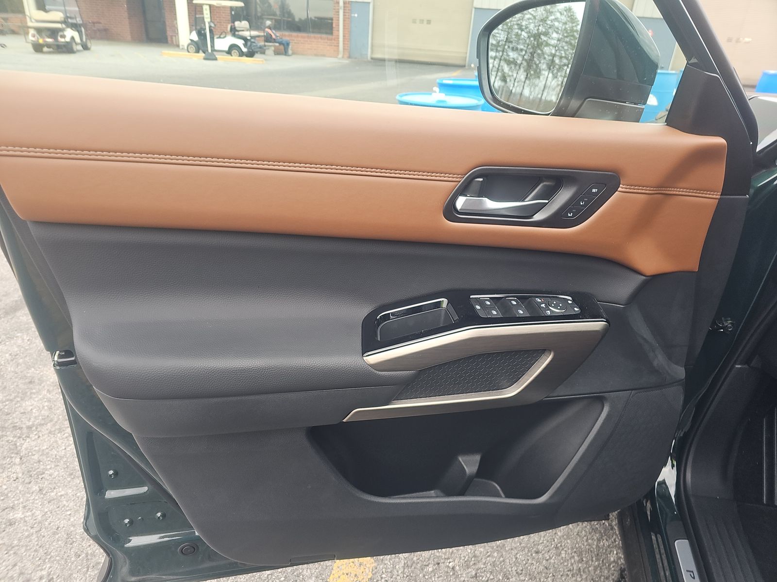 2025 Nissan Pathfinder Platinum FWD